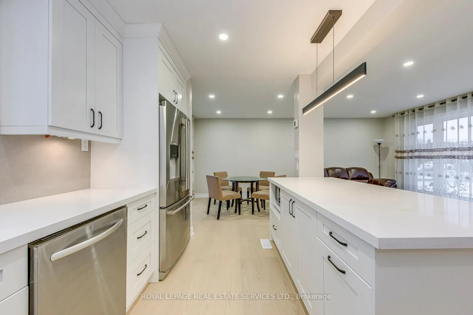 Photo 17 of 2420 Raymore Drive, Burlington, Brant — HOMEH