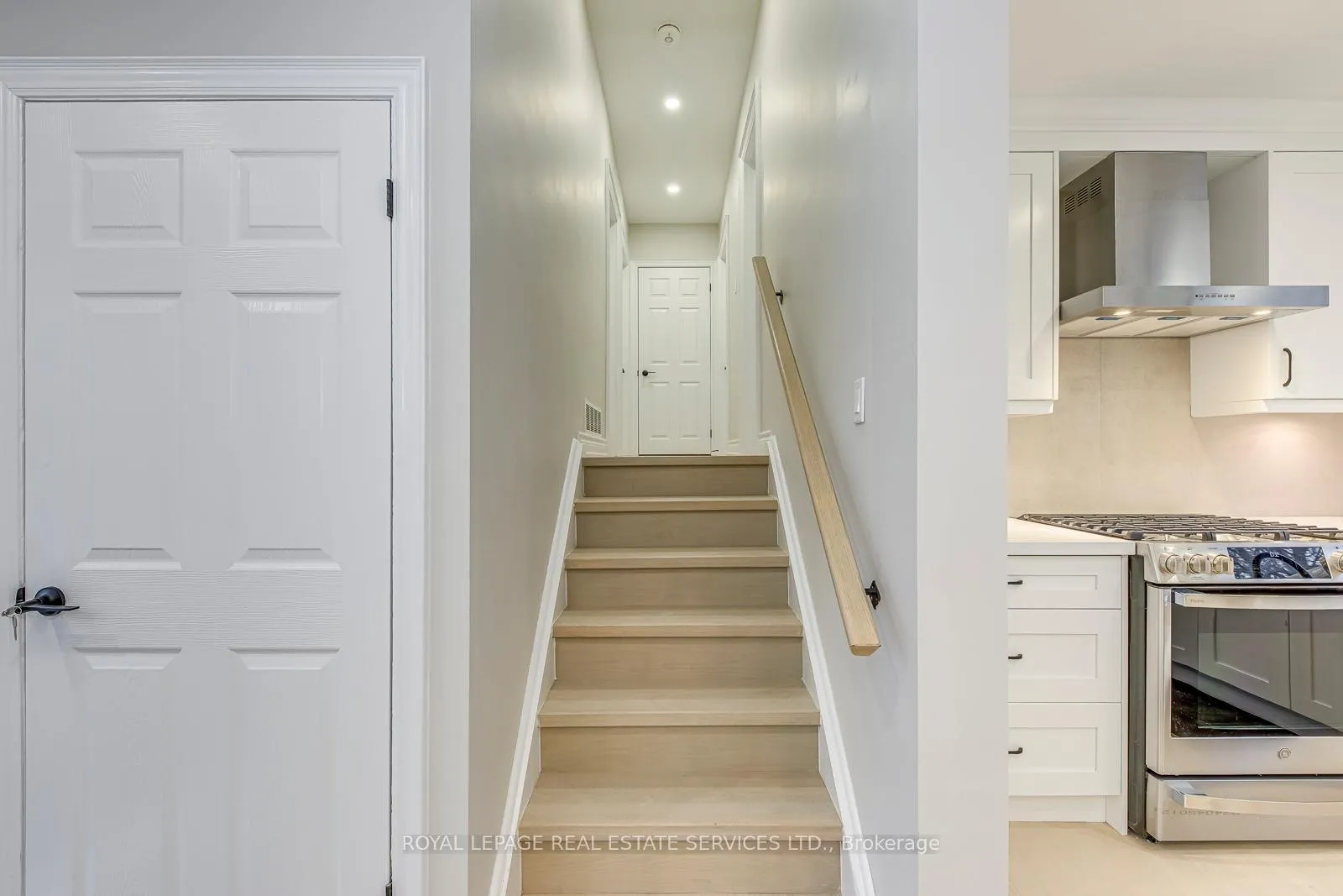 Photo 18 of 2420 Raymore Drive, Burlington, Brant — HOMEH