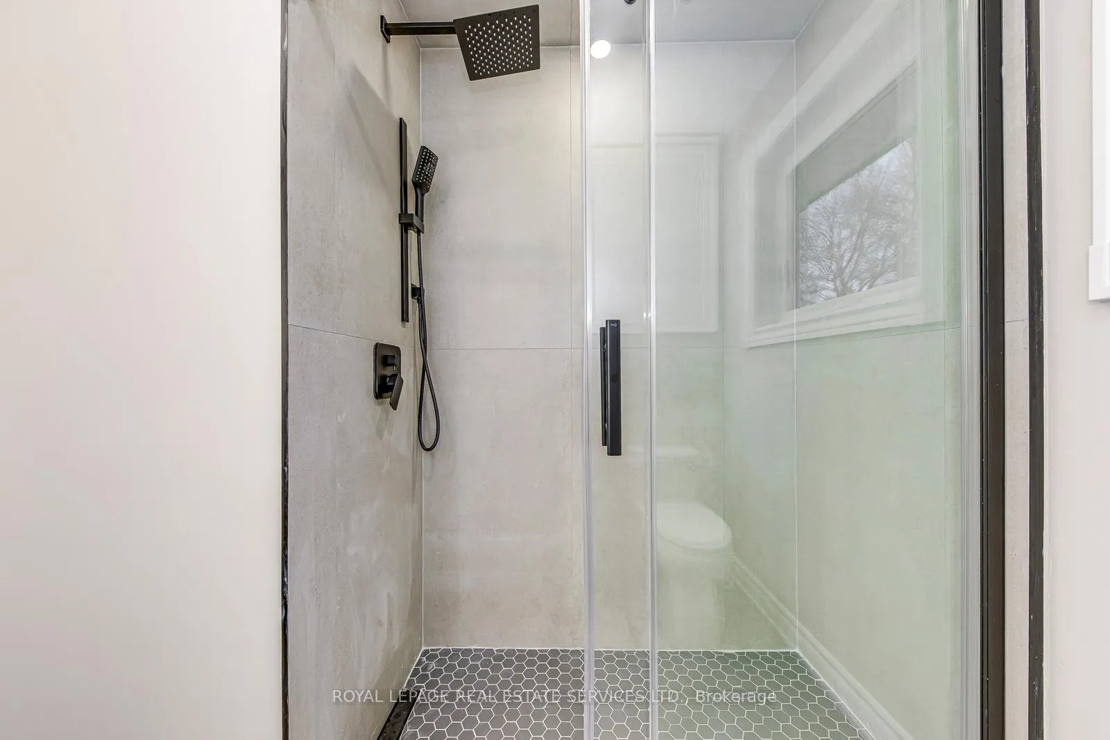 Photo 26 of 2420 Raymore Drive, Burlington, Brant — HOMEH