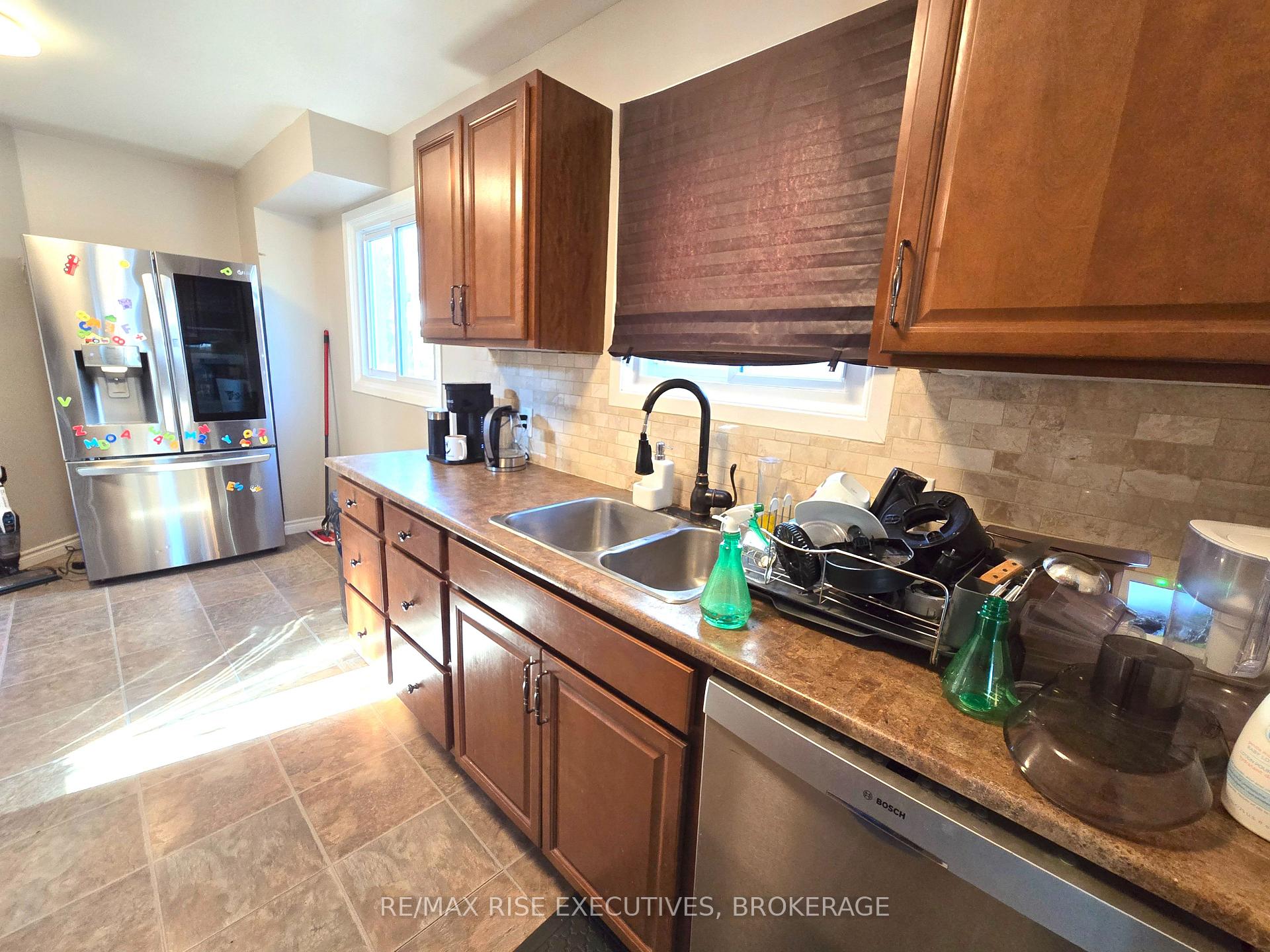 Photo 5 of 1117 Wintergreen Crescent, Kingston, City Northwest — HOMEH