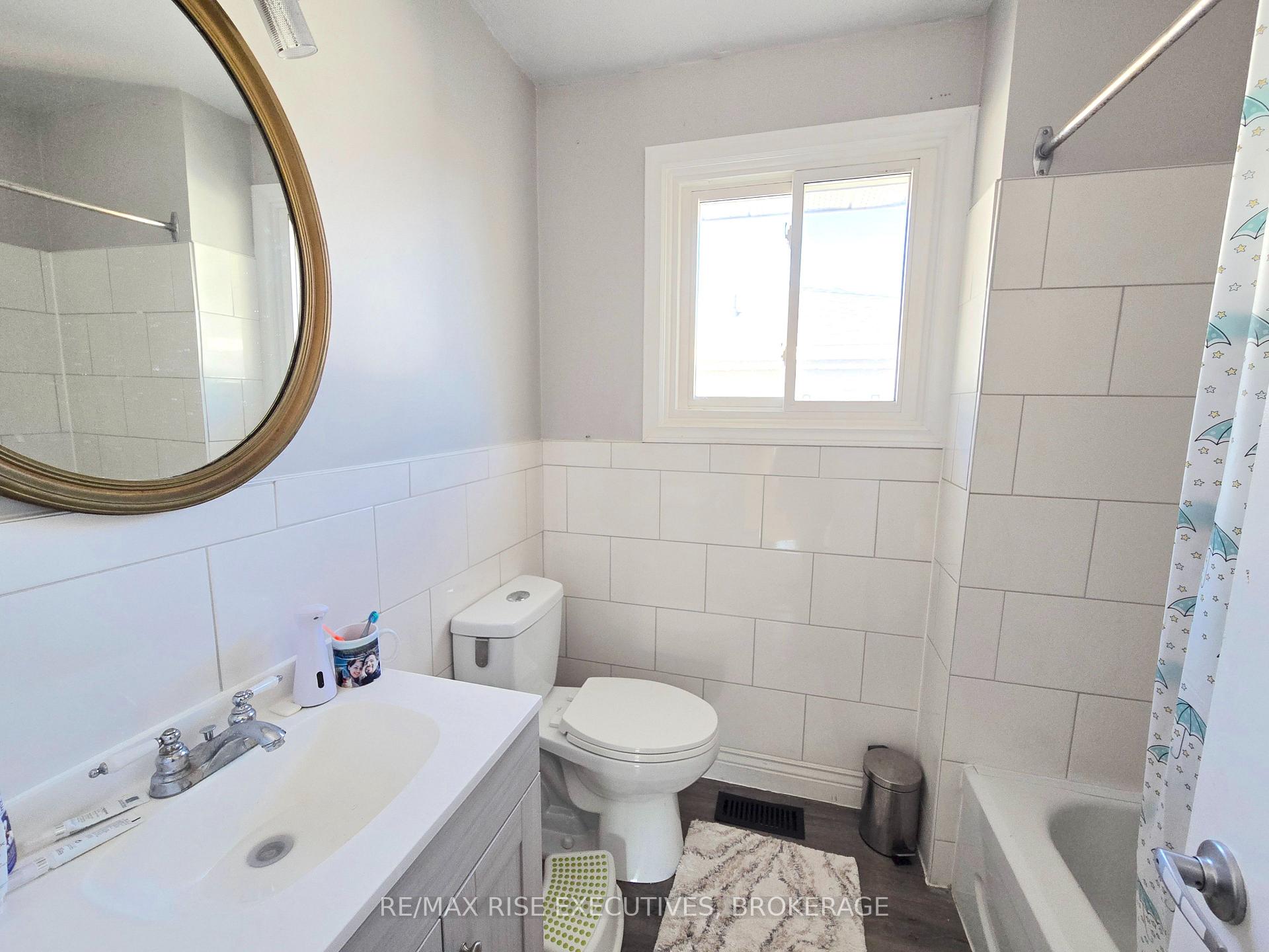 Photo 12 of 1117 Wintergreen Crescent, Kingston, City Northwest — HOMEH