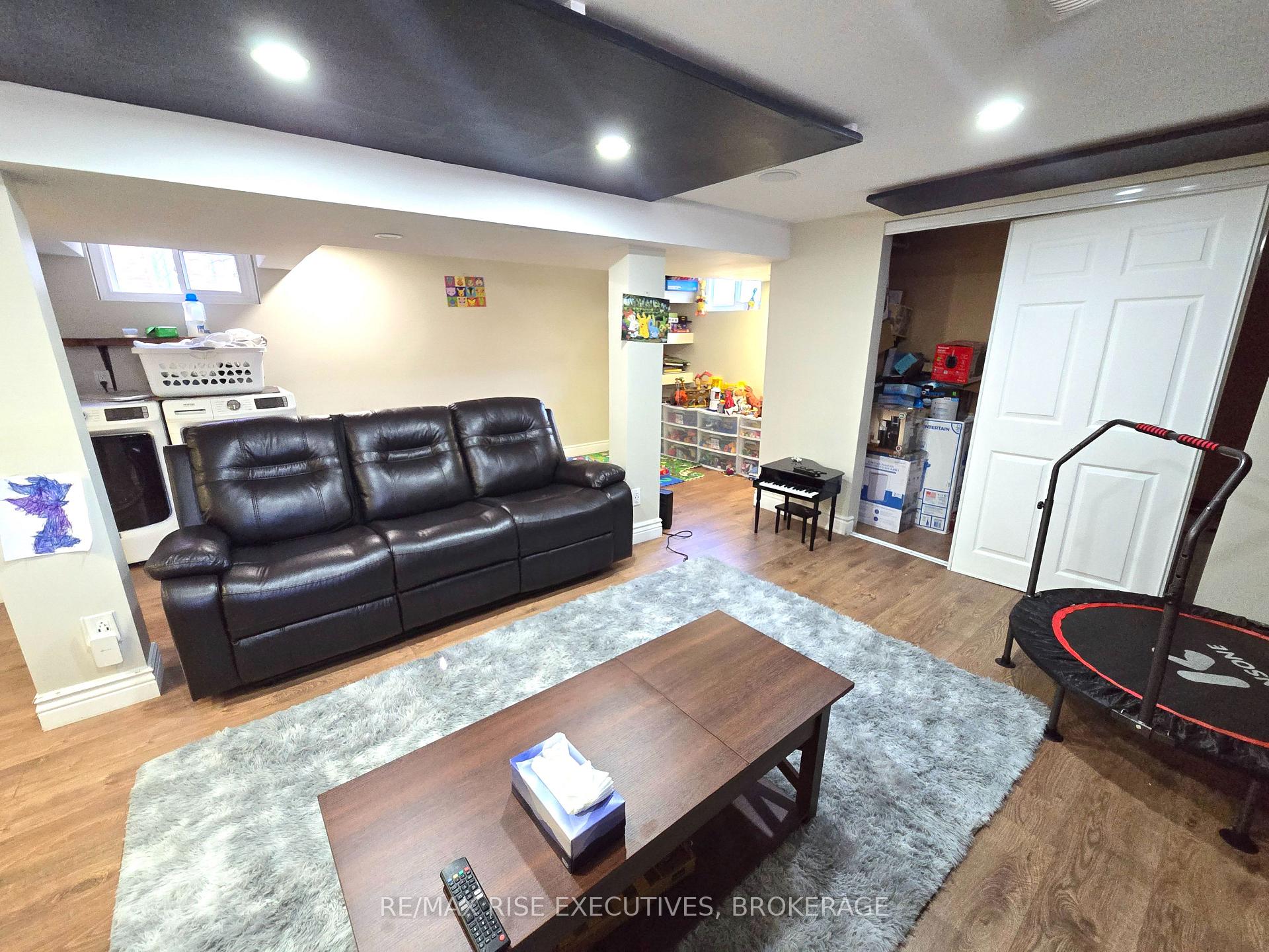 Photo 21 of 1117 Wintergreen Crescent, Kingston, City Northwest — HOMEH