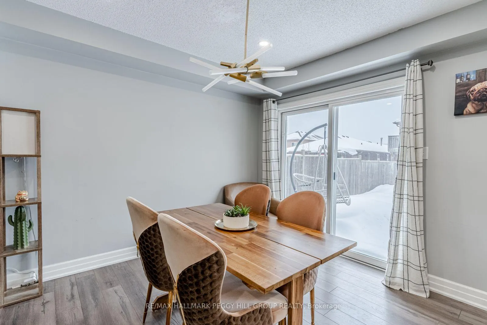 Photo 4 of 34 Coronation Parkway, Barrie, Innis-Shore — HOMEH