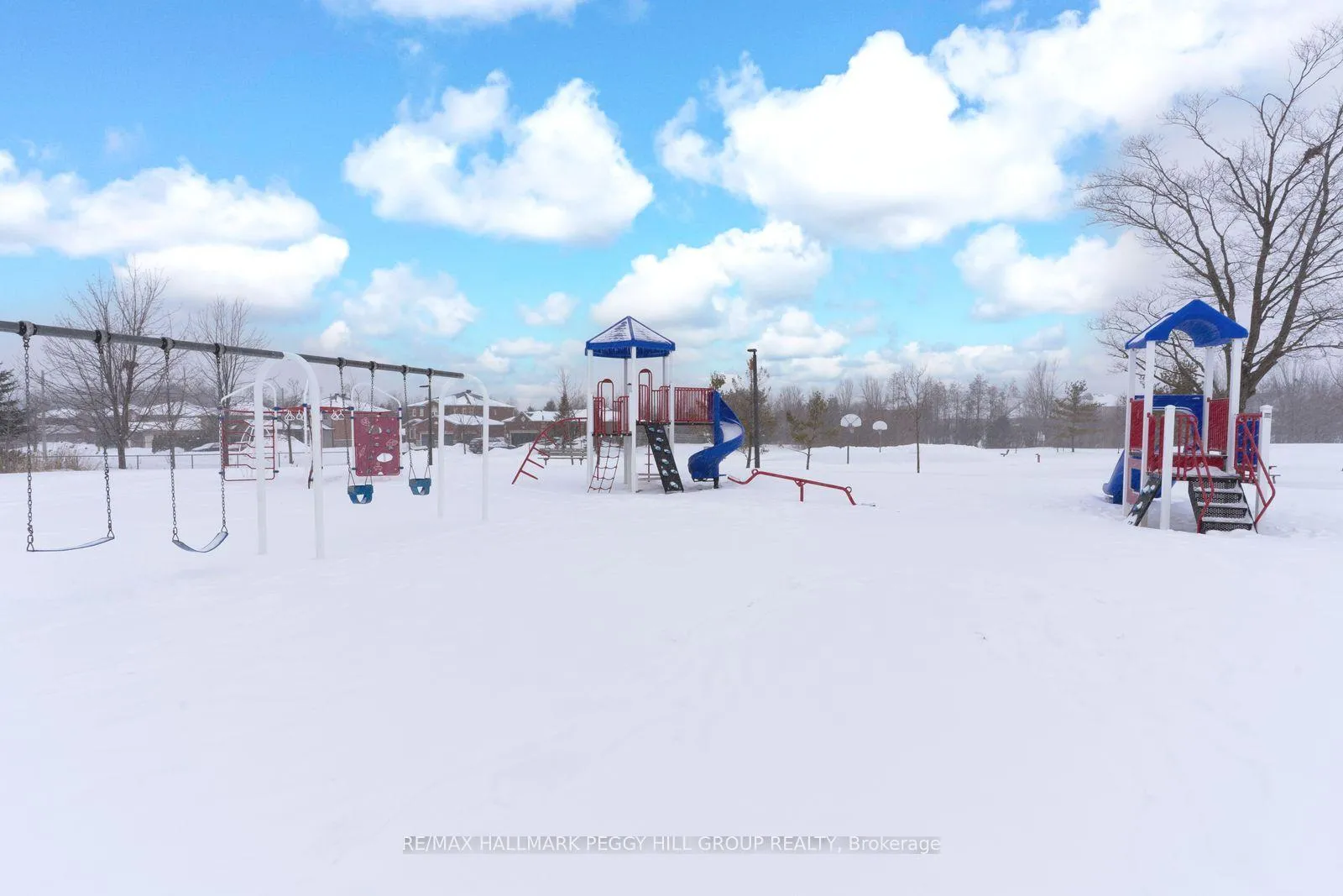 Photo 13 of 34 Coronation Parkway, Barrie, Innis-Shore — HOMEH