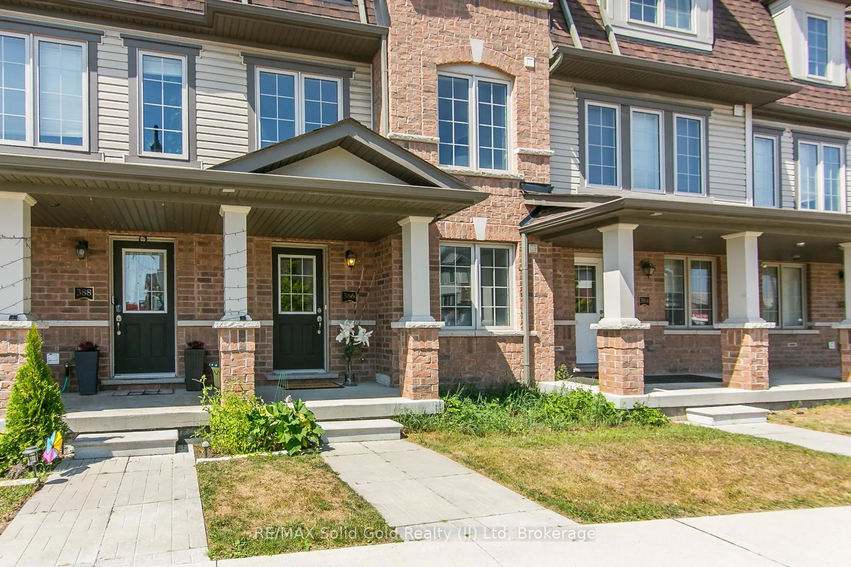 Photo 2 of 386 Linden Drive, Waterloo — HOMEH