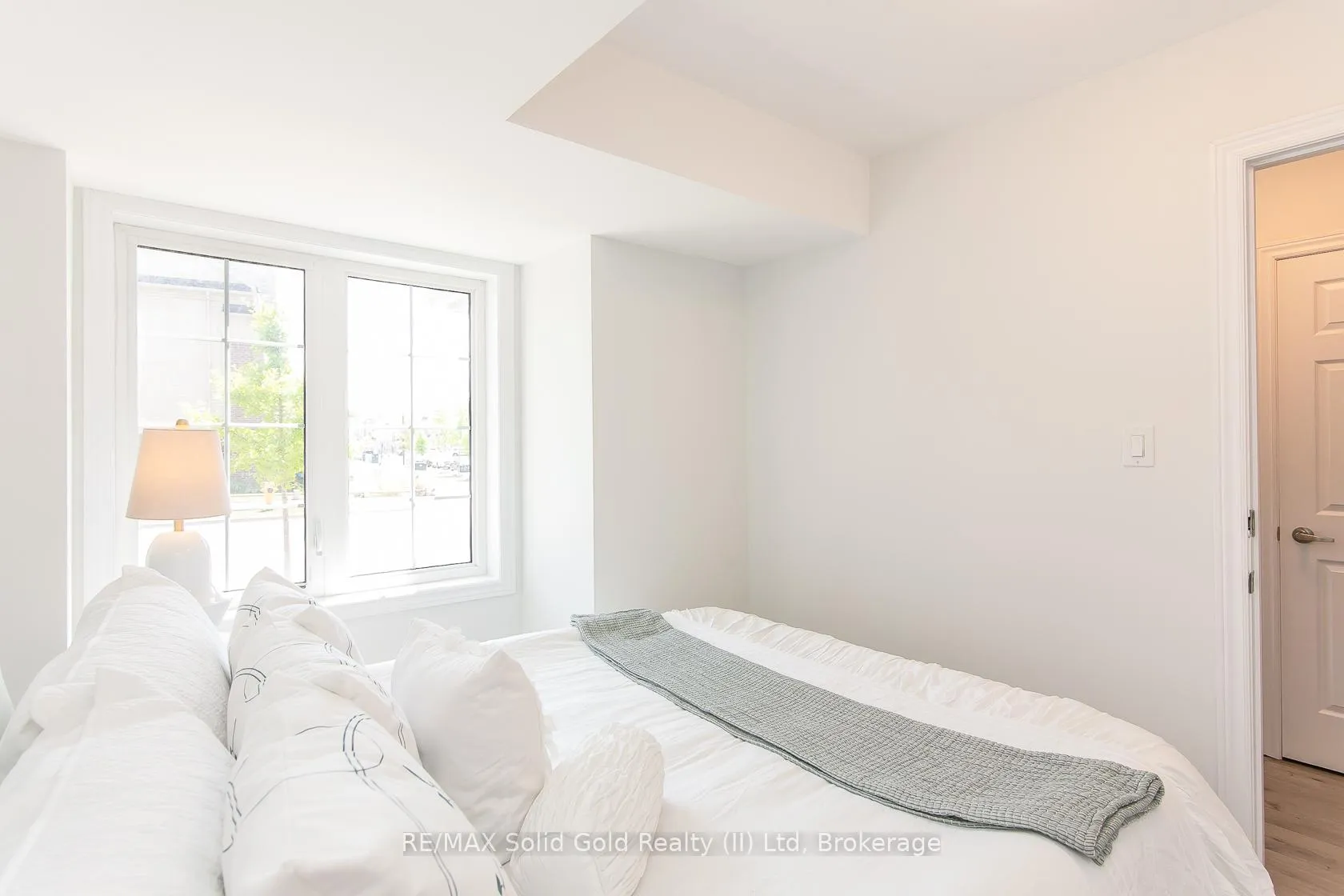 Photo 7 of 386 Linden Drive, Waterloo — HOMEH