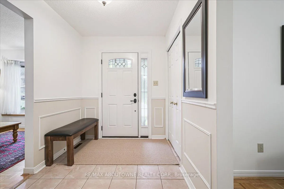 Photo 6 of 2132 Argon Court, Burlington, Brant — HOMEH