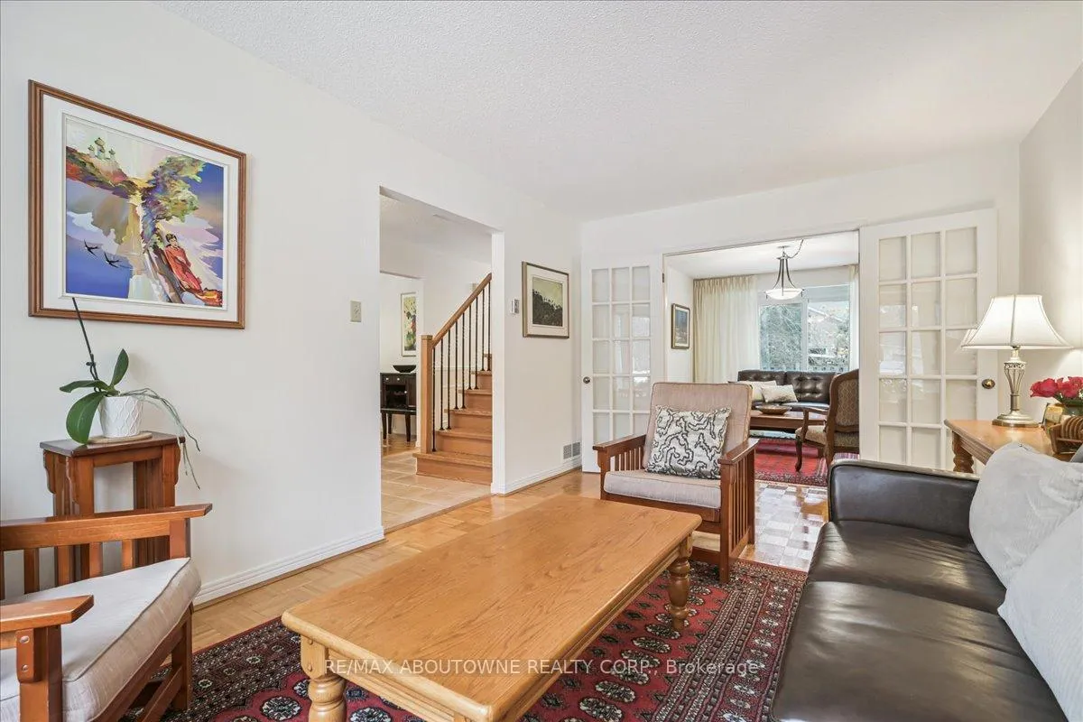 Photo 8 of 2132 Argon Court, Burlington, Brant — HOMEH