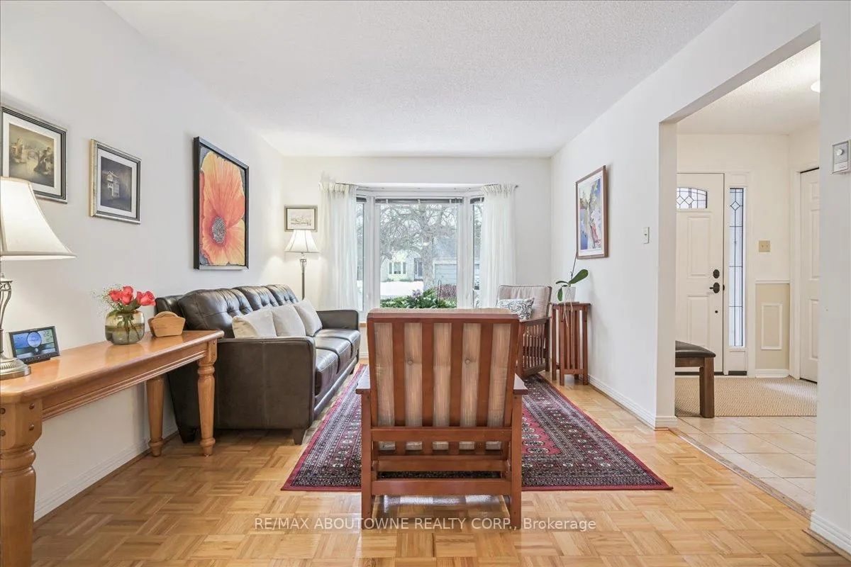 Photo 9 of 2132 Argon Court, Burlington, Brant — HOMEH