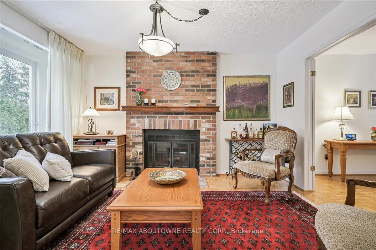 Photo 11 of 2132 Argon Court, Burlington, Brant — HOMEH