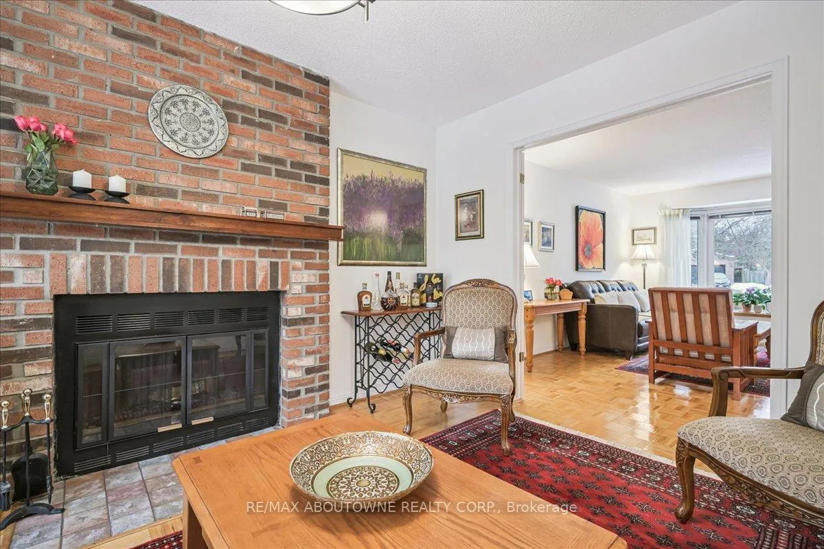 Photo 12 of 2132 Argon Court, Burlington, Brant — HOMEH