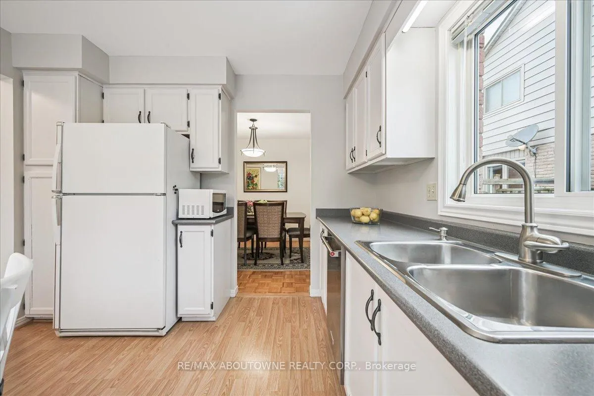 Photo 20 of 2132 Argon Court, Burlington, Brant — HOMEH