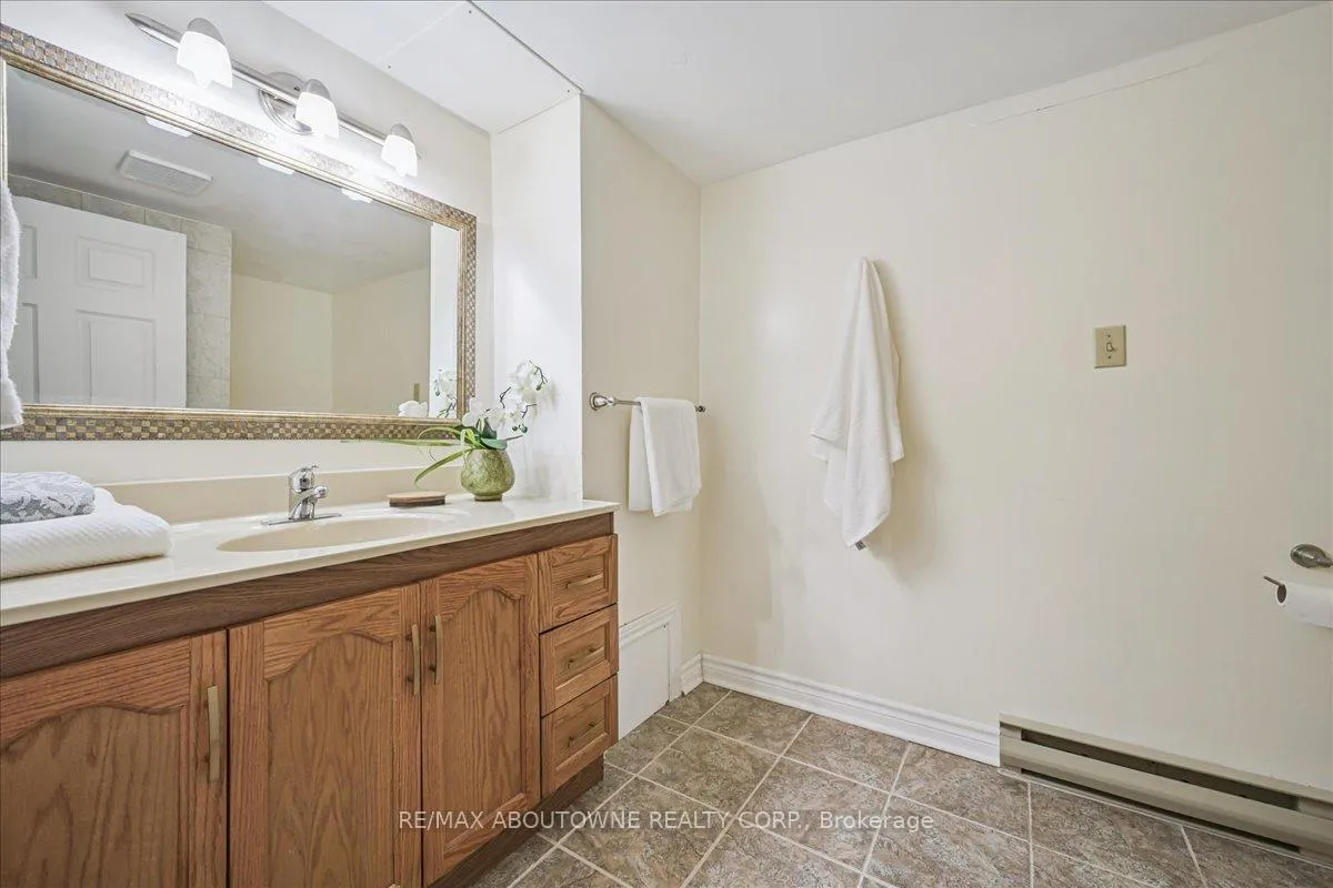 Photo 33 of 2132 Argon Court, Burlington, Brant — HOMEH