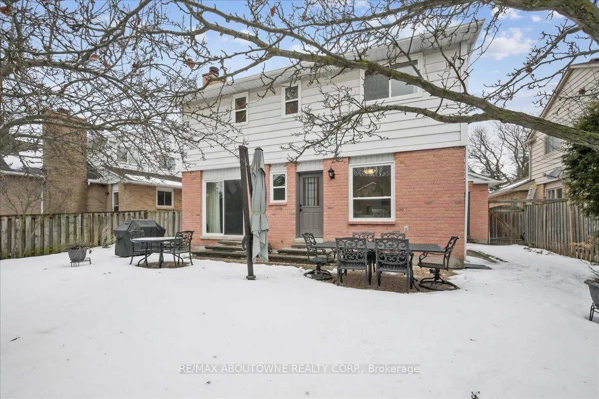 Photo 35 of 2132 Argon Court, Burlington, Brant — HOMEH
