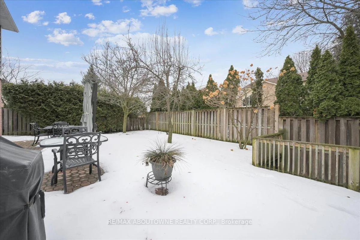 Photo 41 of 2132 Argon Court, Burlington, Brant — HOMEH