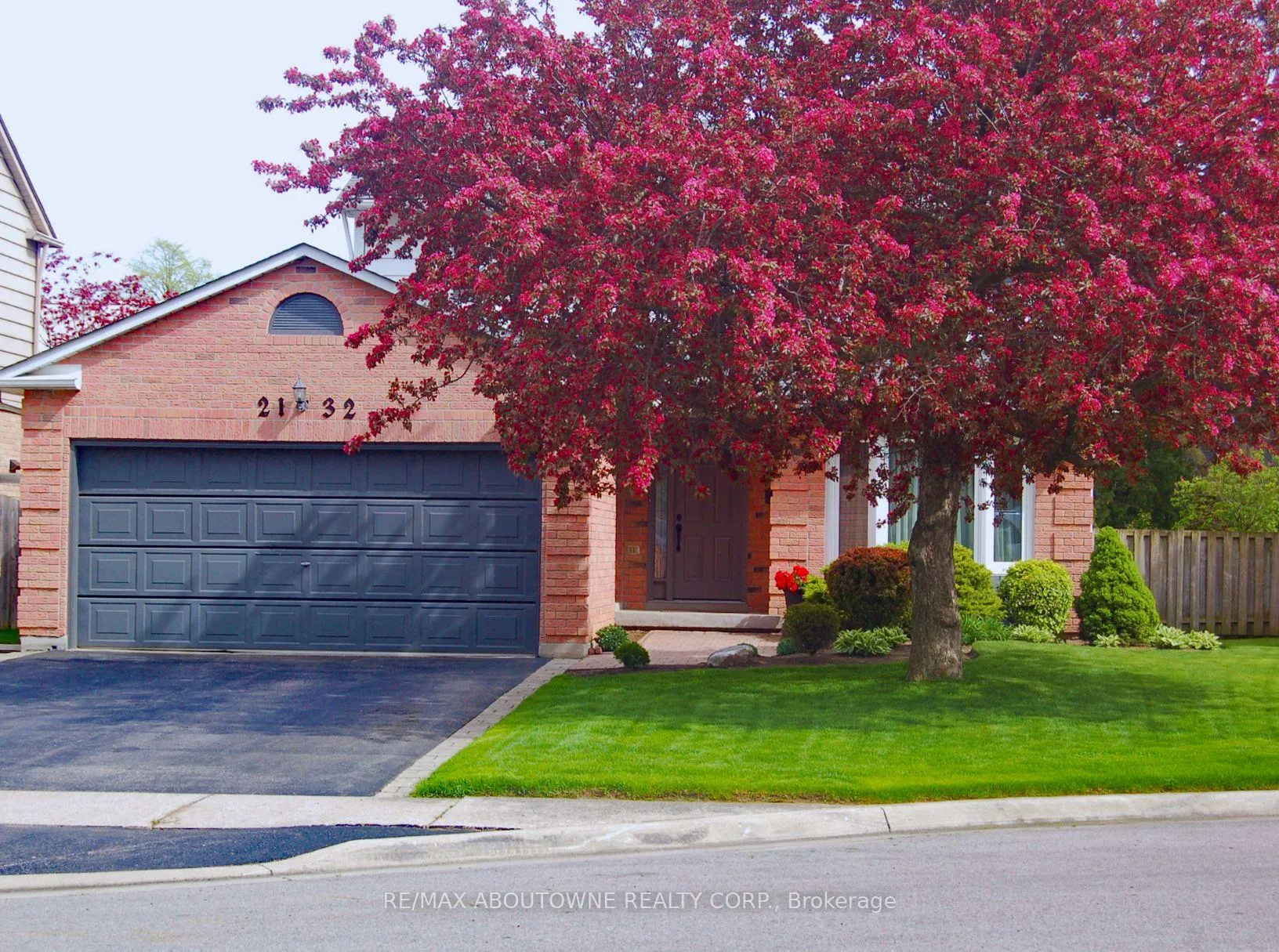 Photo 47 of 2132 Argon Court, Burlington, Brant — HOMEH