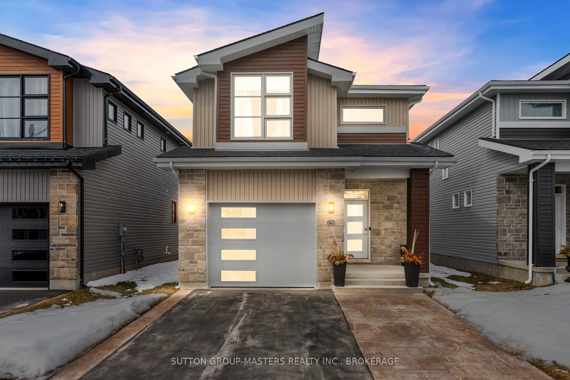 Photo 1 of 210 Superior Drive, Loyalist, Amherstview — HOMEH
