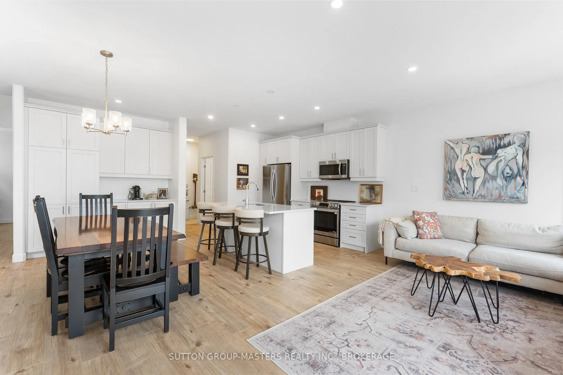 Photo 7 of 210 Superior Drive, Loyalist, Amherstview — HOMEH