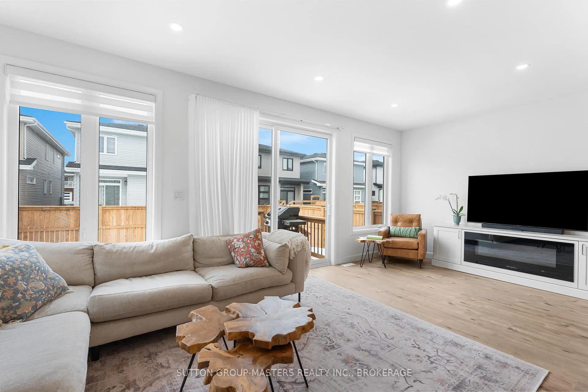 Photo 9 of 210 Superior Drive, Loyalist, Amherstview — HOMEH