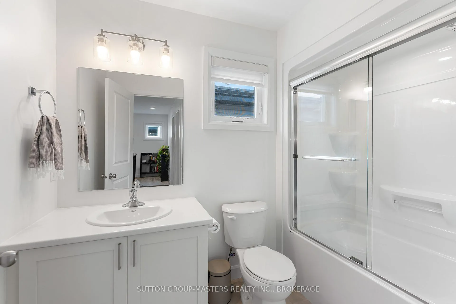 Photo 23 of 210 Superior Drive, Loyalist, Amherstview — HOMEH