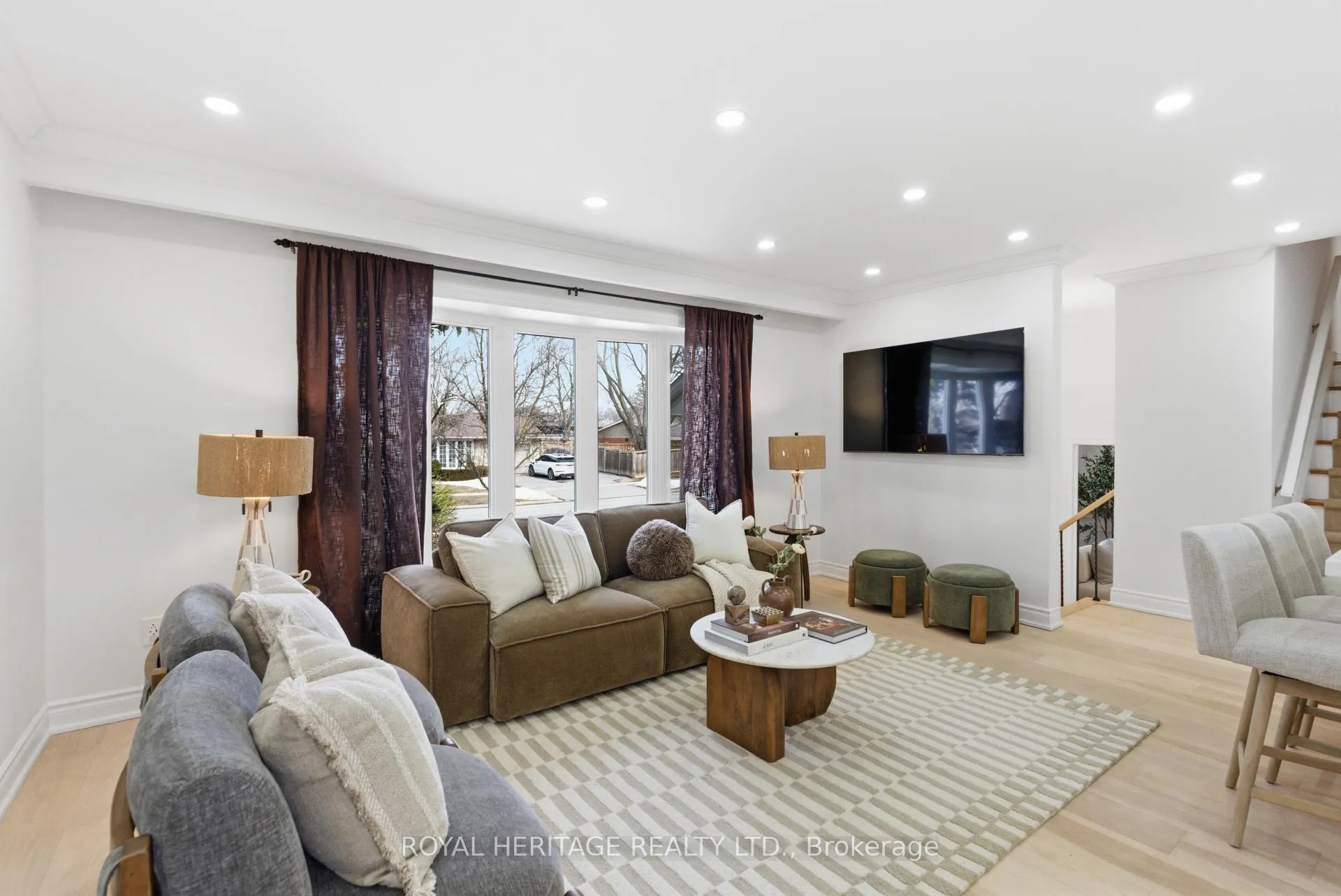 Photo 11 of 502 Shannon Crescent, Burlington, Shoreacres — HOMEH