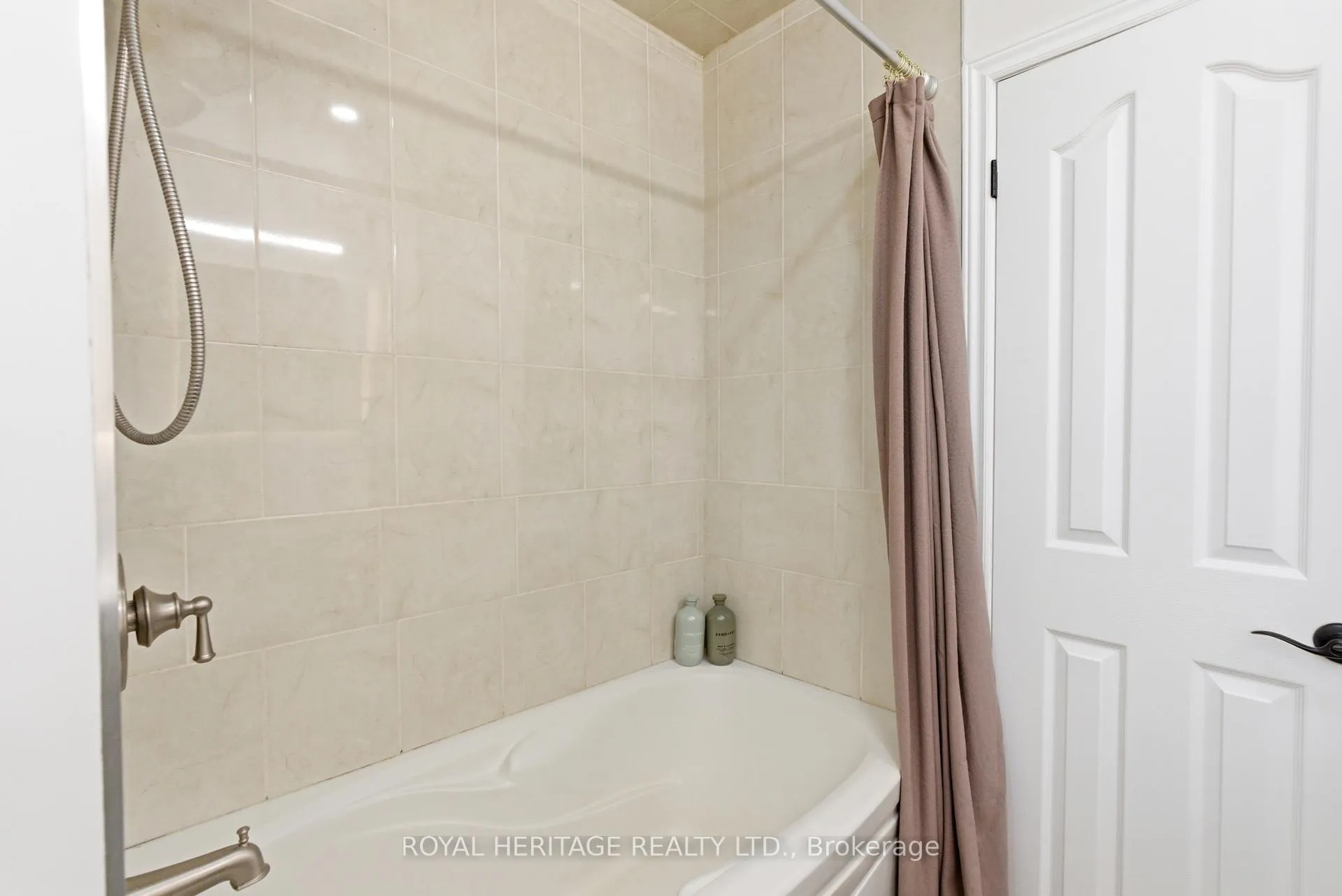 Photo 28 of 502 Shannon Crescent, Burlington, Shoreacres — HOMEH