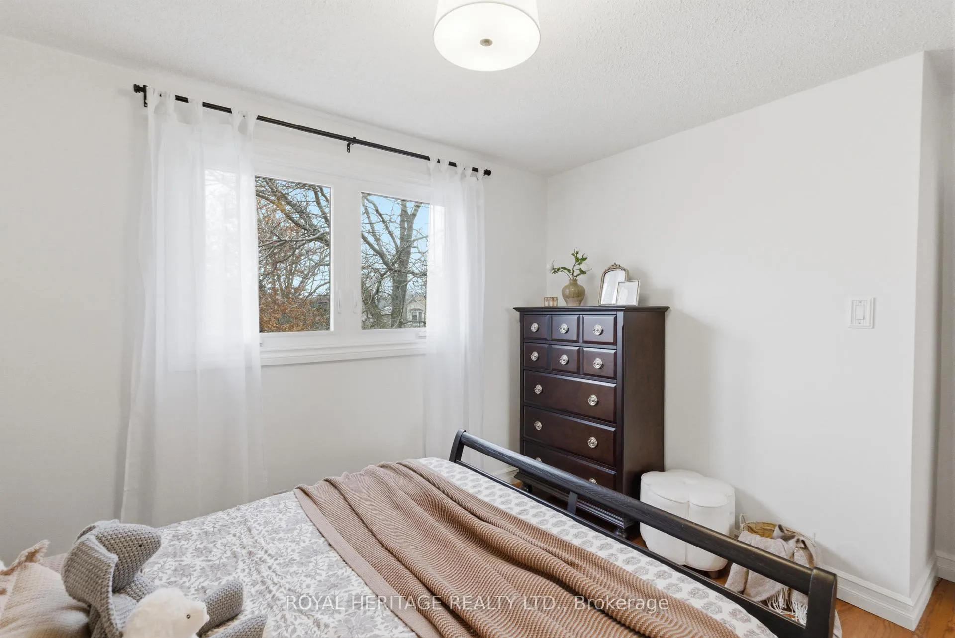 Photo 30 of 502 Shannon Crescent, Burlington, Shoreacres — HOMEH