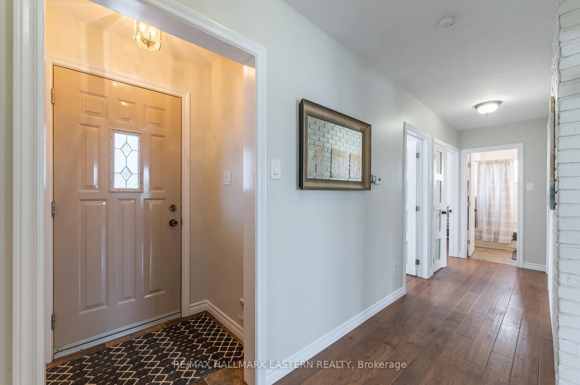 Photo 5 of 990 Oriole Crescent, Peterborough, Northcrest Ward 5 — HOMEH