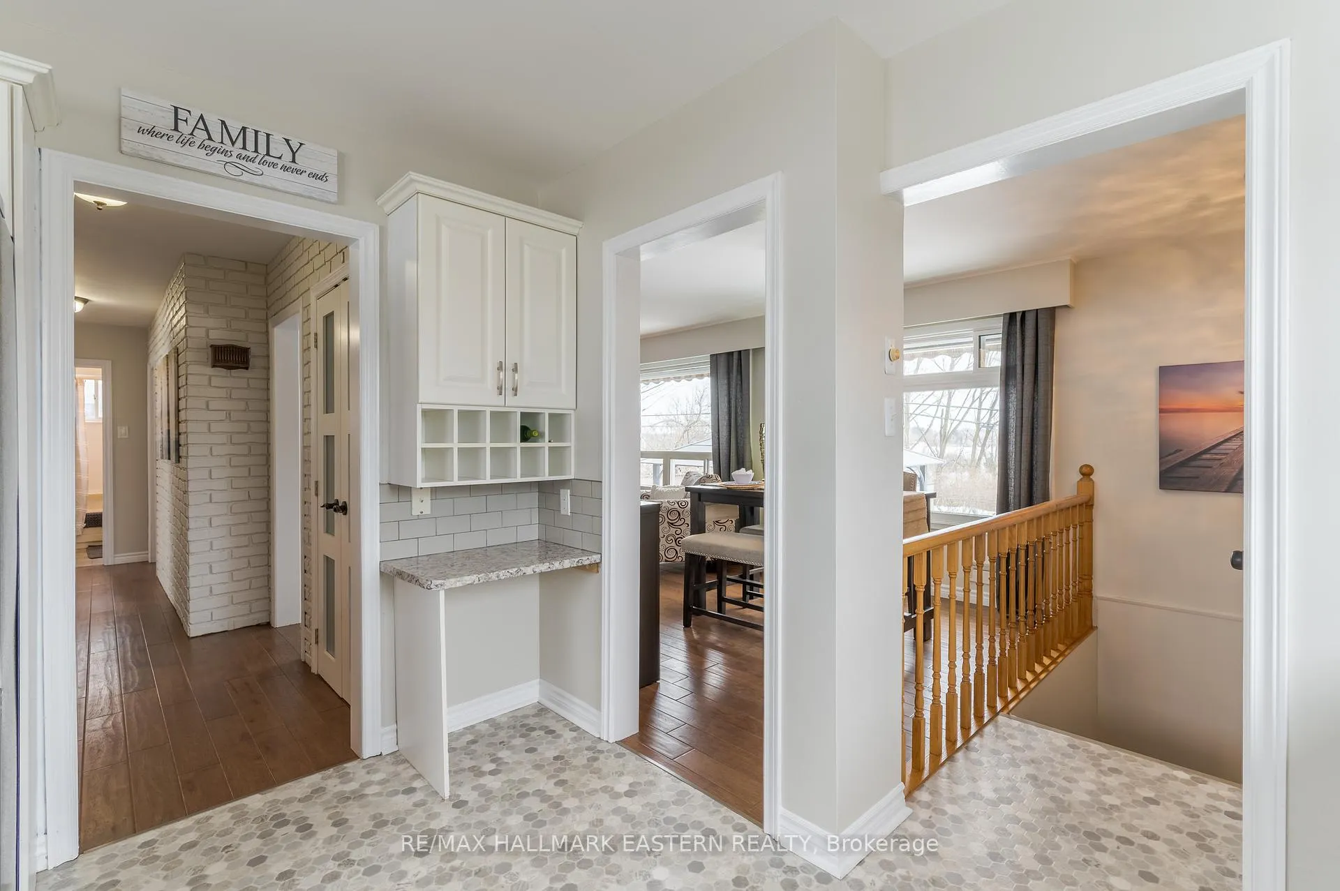 Photo 12 of 990 Oriole Crescent, Peterborough, Northcrest Ward 5 — HOMEH
