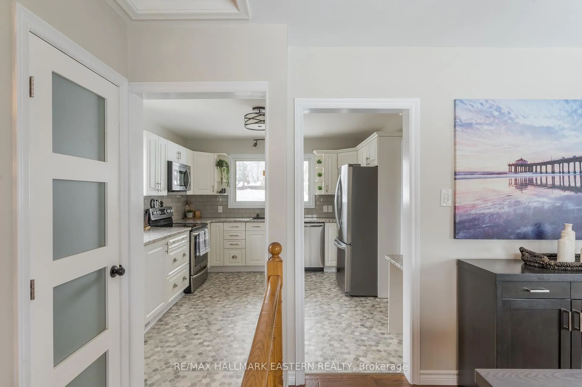 Photo 13 of 990 Oriole Crescent, Peterborough, Northcrest Ward 5 — HOMEH