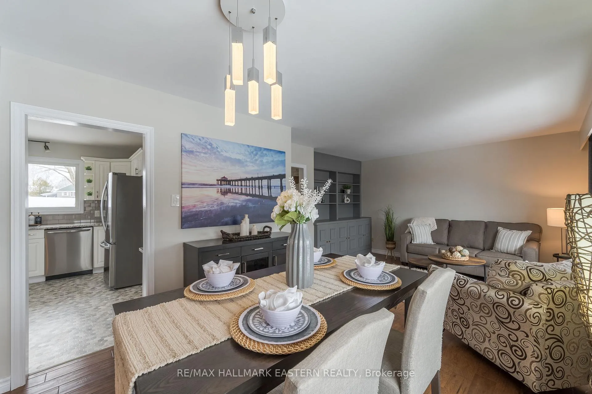 Photo 14 of 990 Oriole Crescent, Peterborough, Northcrest Ward 5 — HOMEH