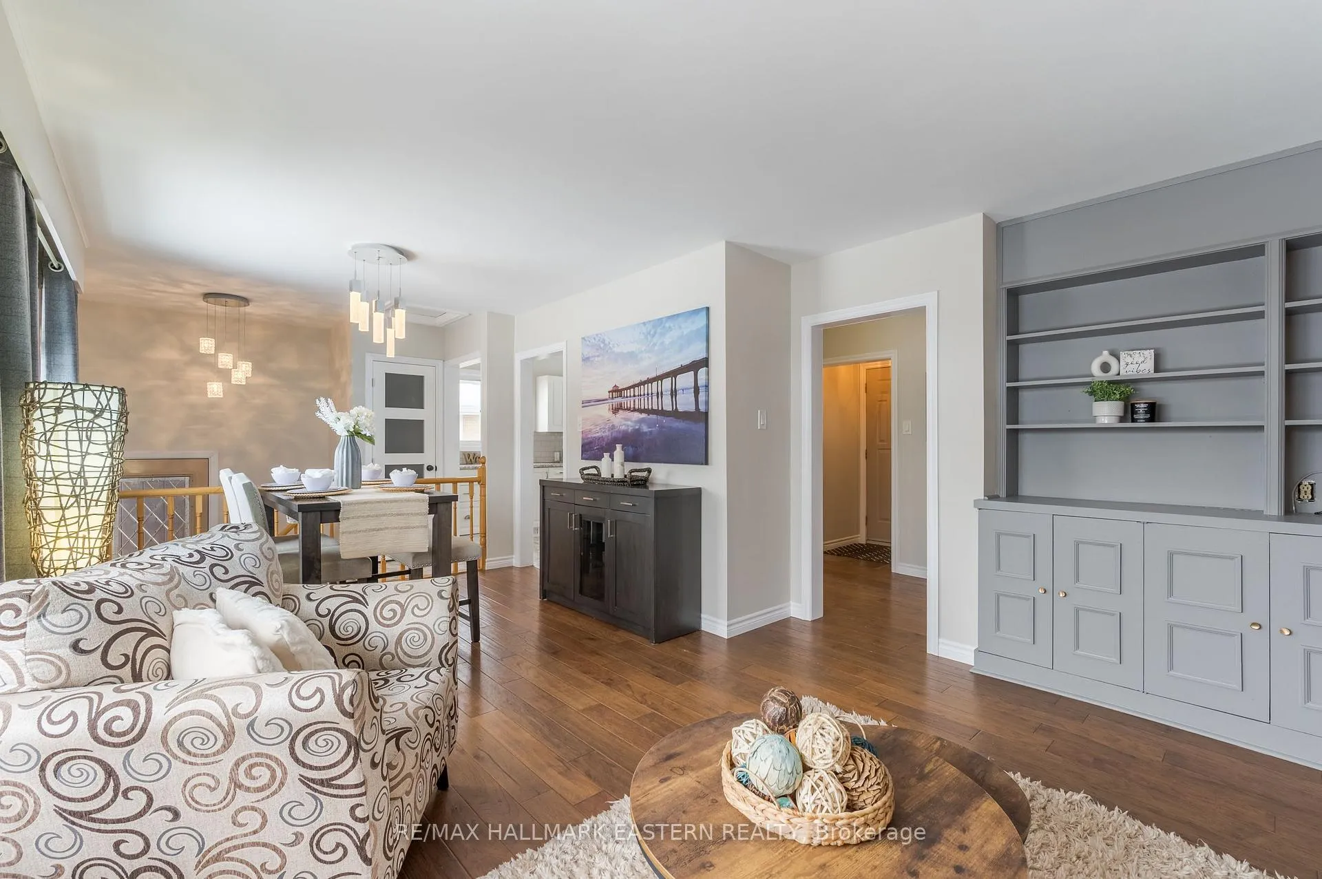 Photo 19 of 990 Oriole Crescent, Peterborough, Northcrest Ward 5 — HOMEH