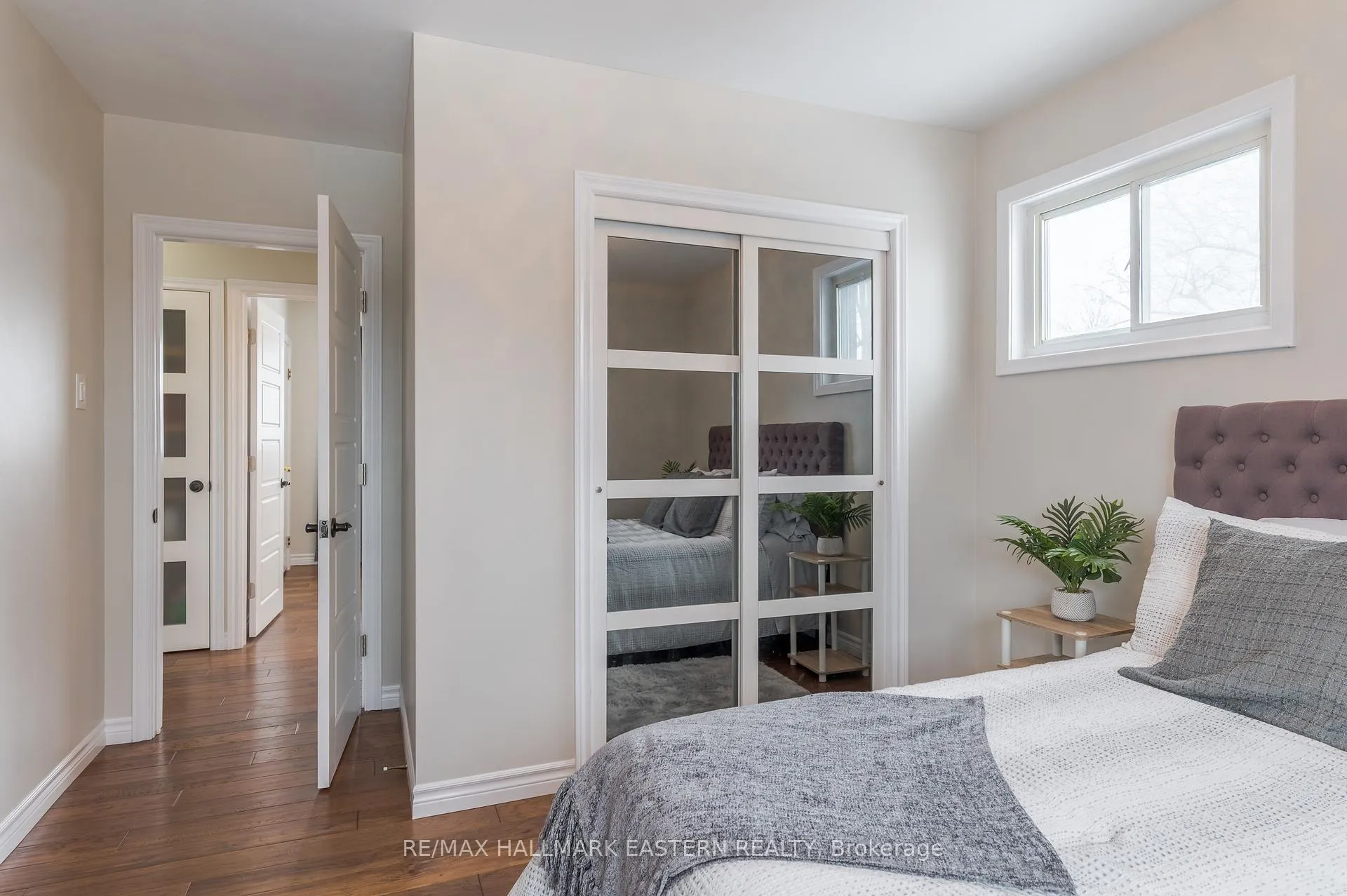 Photo 24 of 990 Oriole Crescent, Peterborough, Northcrest Ward 5 — HOMEH