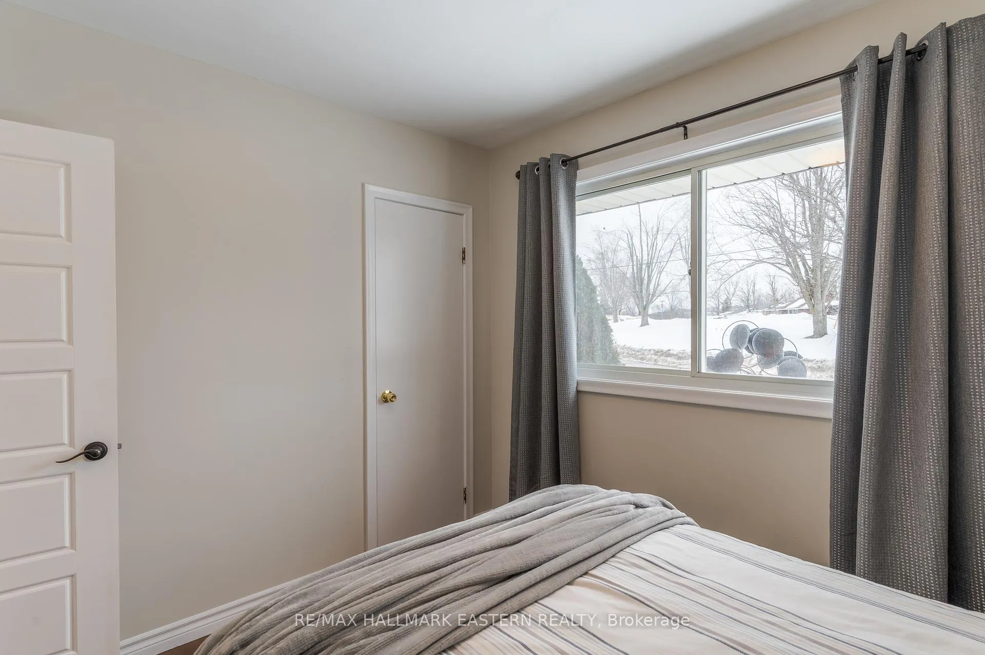 Photo 26 of 990 Oriole Crescent, Peterborough, Northcrest Ward 5 — HOMEH