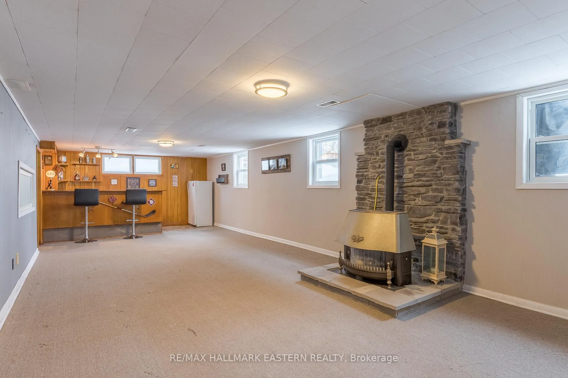 Photo 32 of 990 Oriole Crescent, Peterborough, Northcrest Ward 5 — HOMEH