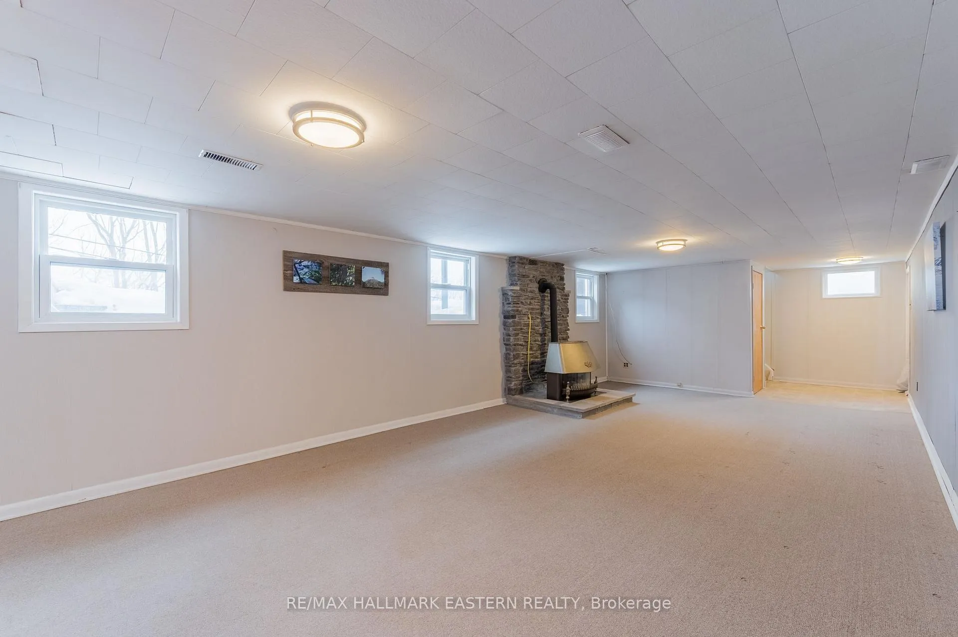 Photo 36 of 990 Oriole Crescent, Peterborough, Northcrest Ward 5 — HOMEH