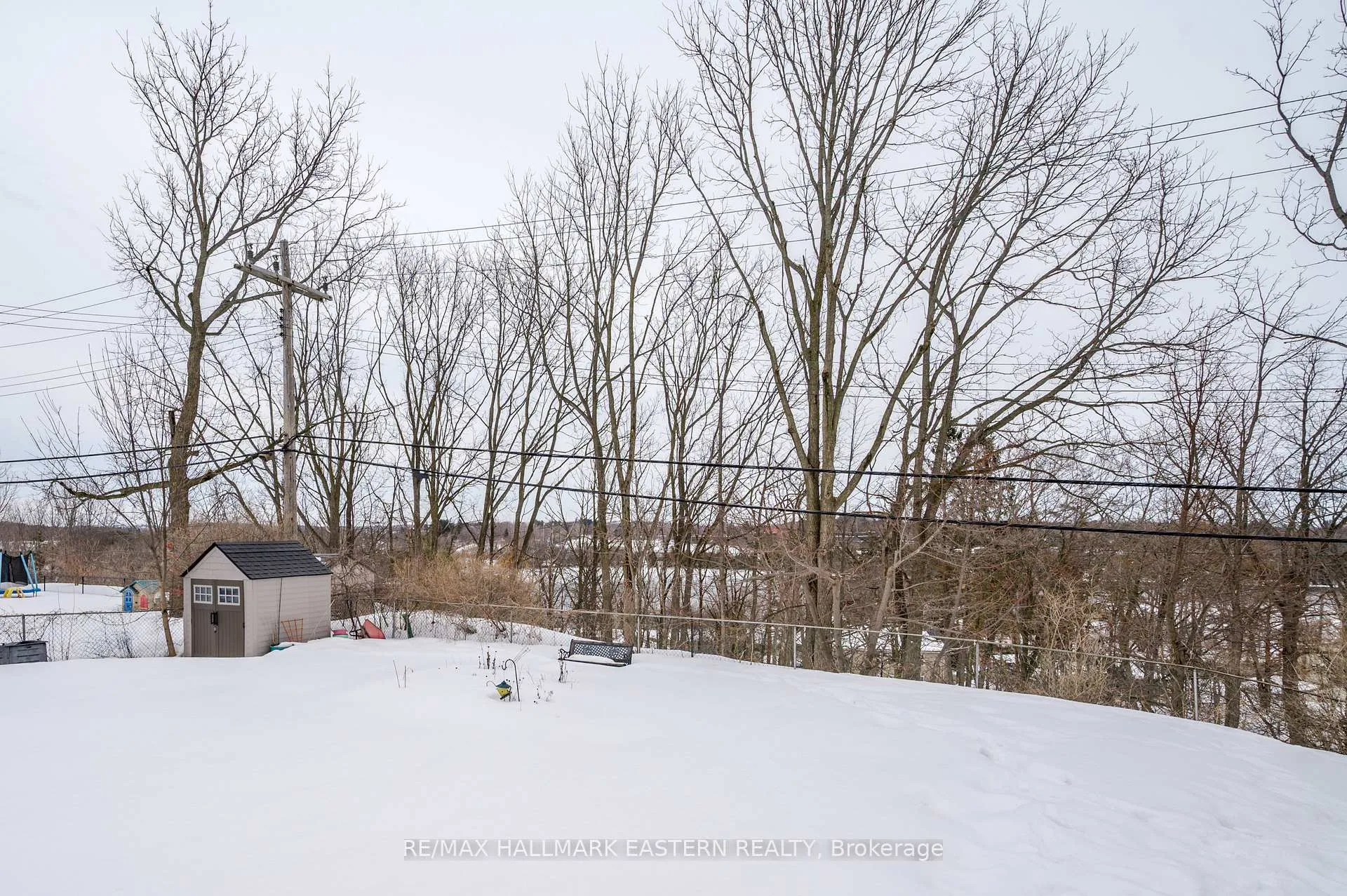 Photo 45 of 990 Oriole Crescent, Peterborough, Northcrest Ward 5 — HOMEH