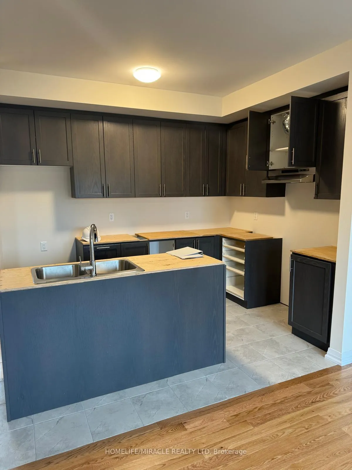 Photo 3 of 34 Coote Court, Pickering, Brock Ridge — HOMEH