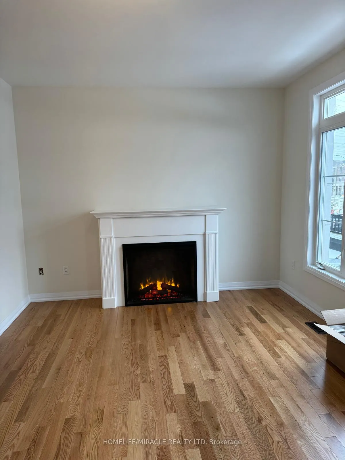 Photo 4 of 34 Coote Court, Pickering, Brock Ridge — HOMEH