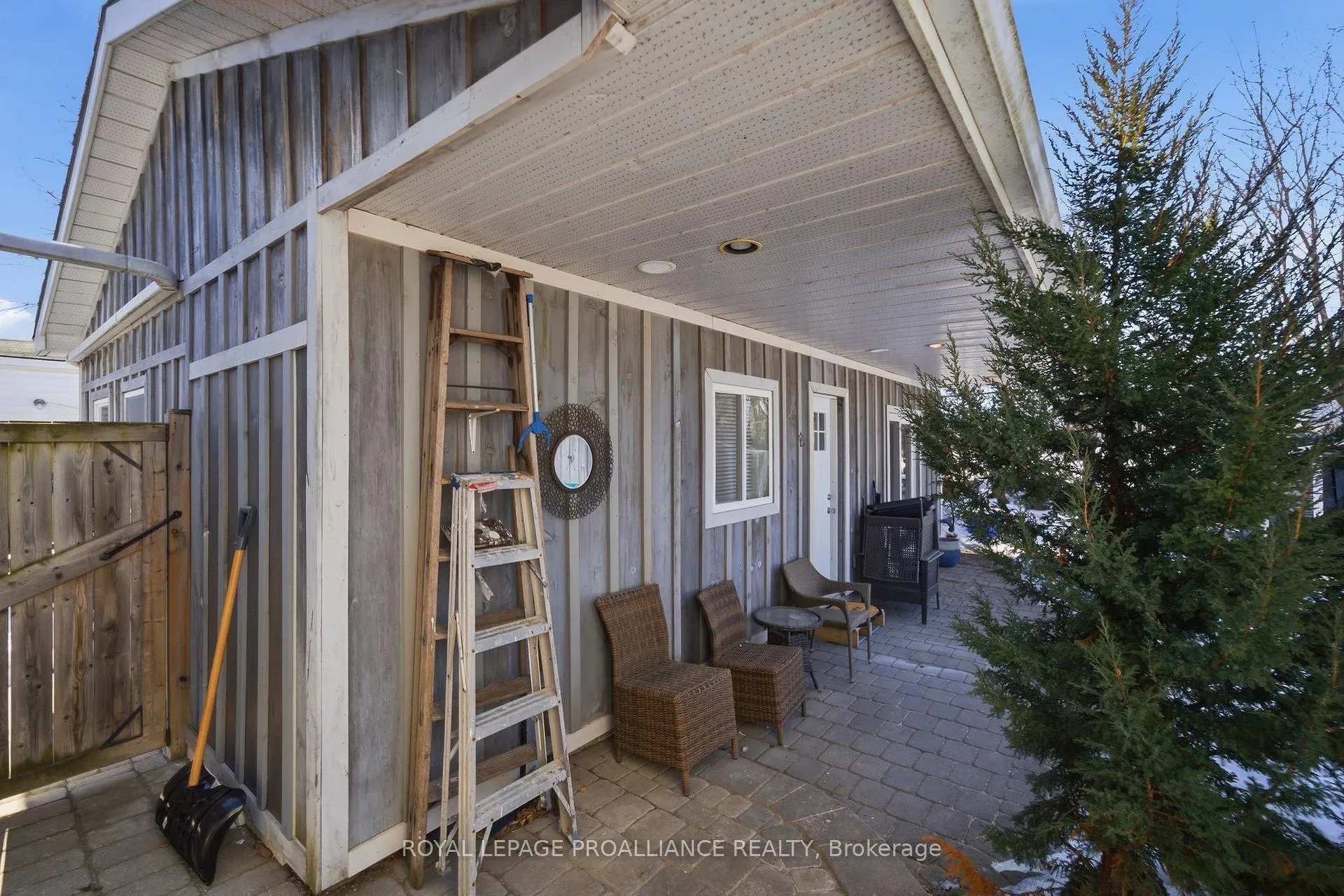 Photo 2 of 425 Roe Street, Cobourg — HOMEH