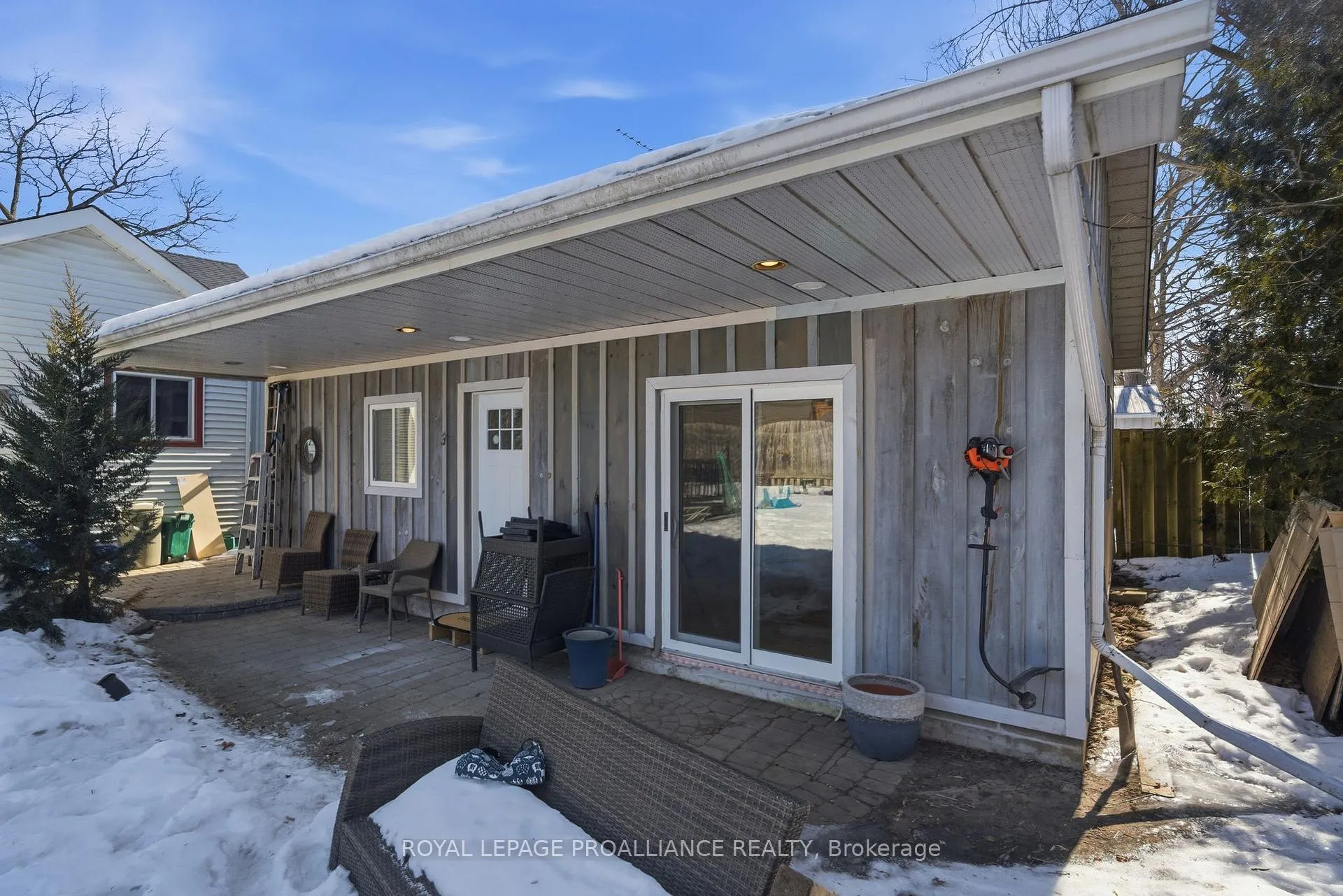 Photo 3 of 425 Roe Street, Cobourg — HOMEH