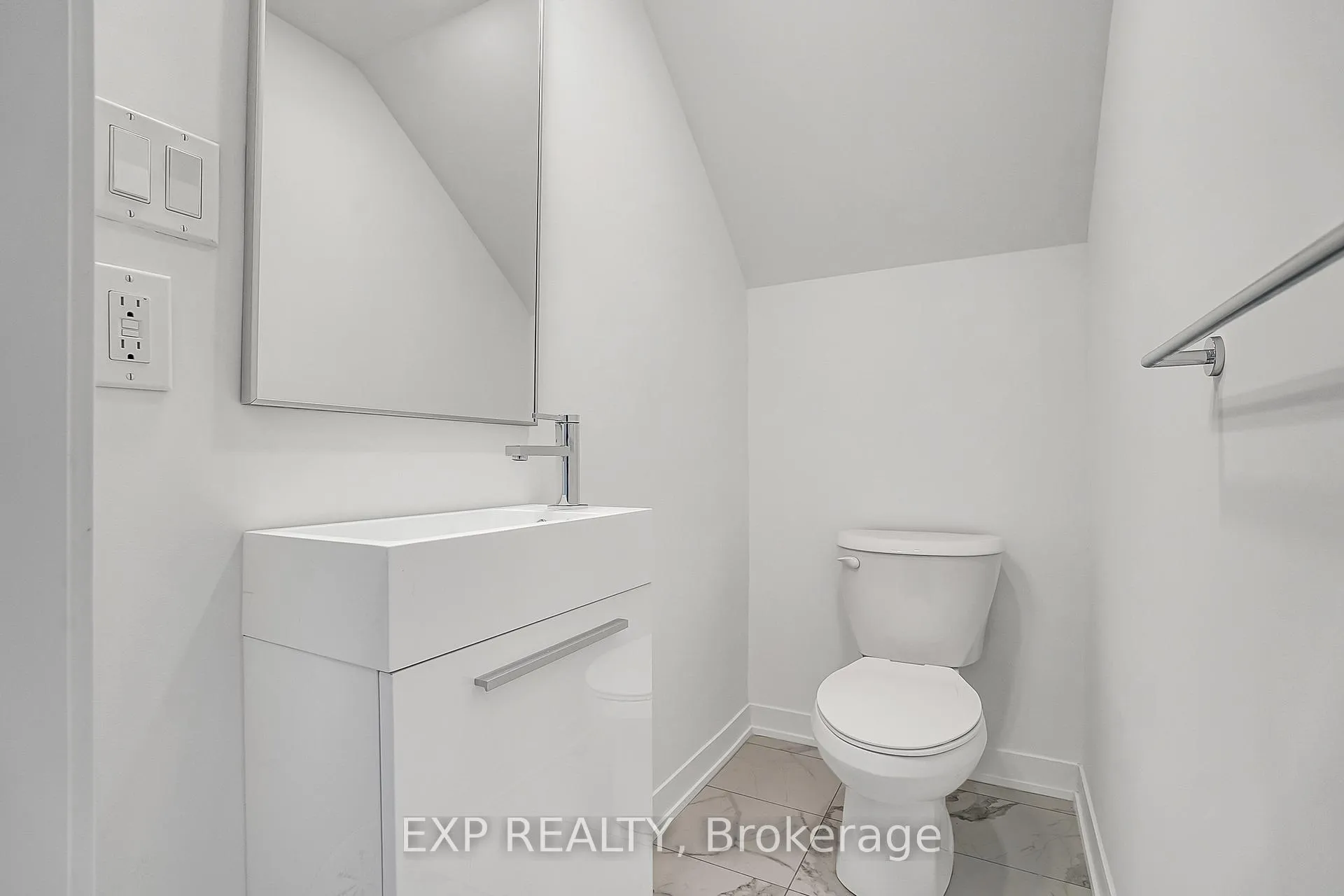 Photo 15 of 76 Turtle Island Road, Toronto, Englemount-Lawrence — HOMEH
