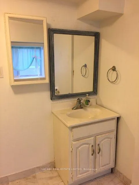 Photo 6 of Unit 4, 250 Main Street, King, Schomberg — HOMEH