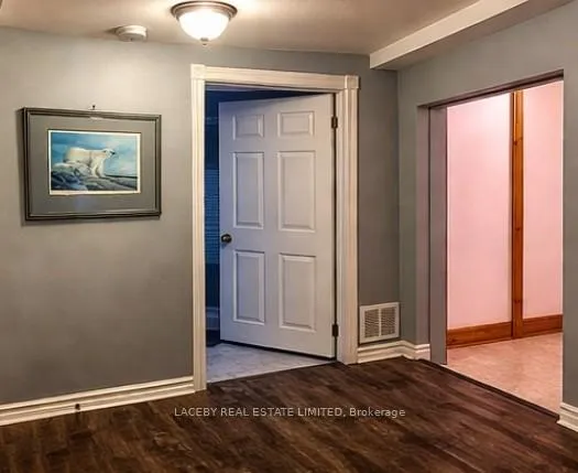 Photo 8 of Unit 4, 250 Main Street, King, Schomberg — HOMEH