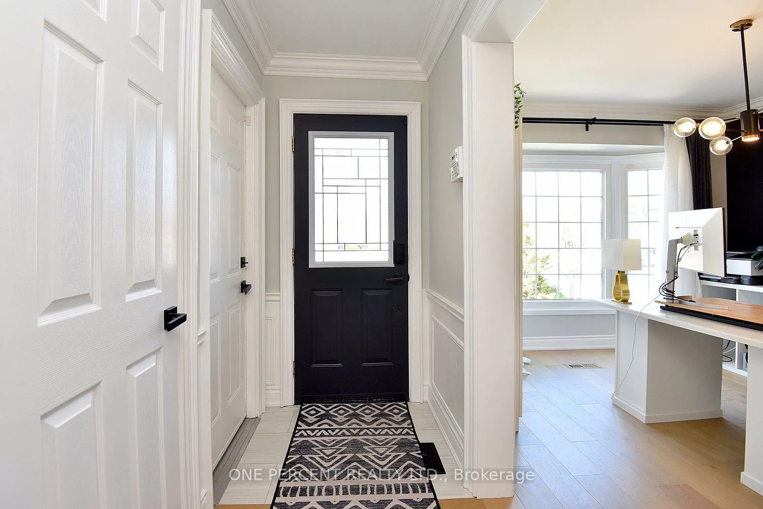 Photo 3 of 2211 Hunt Crescent, Burlington, Headon — HOMEH