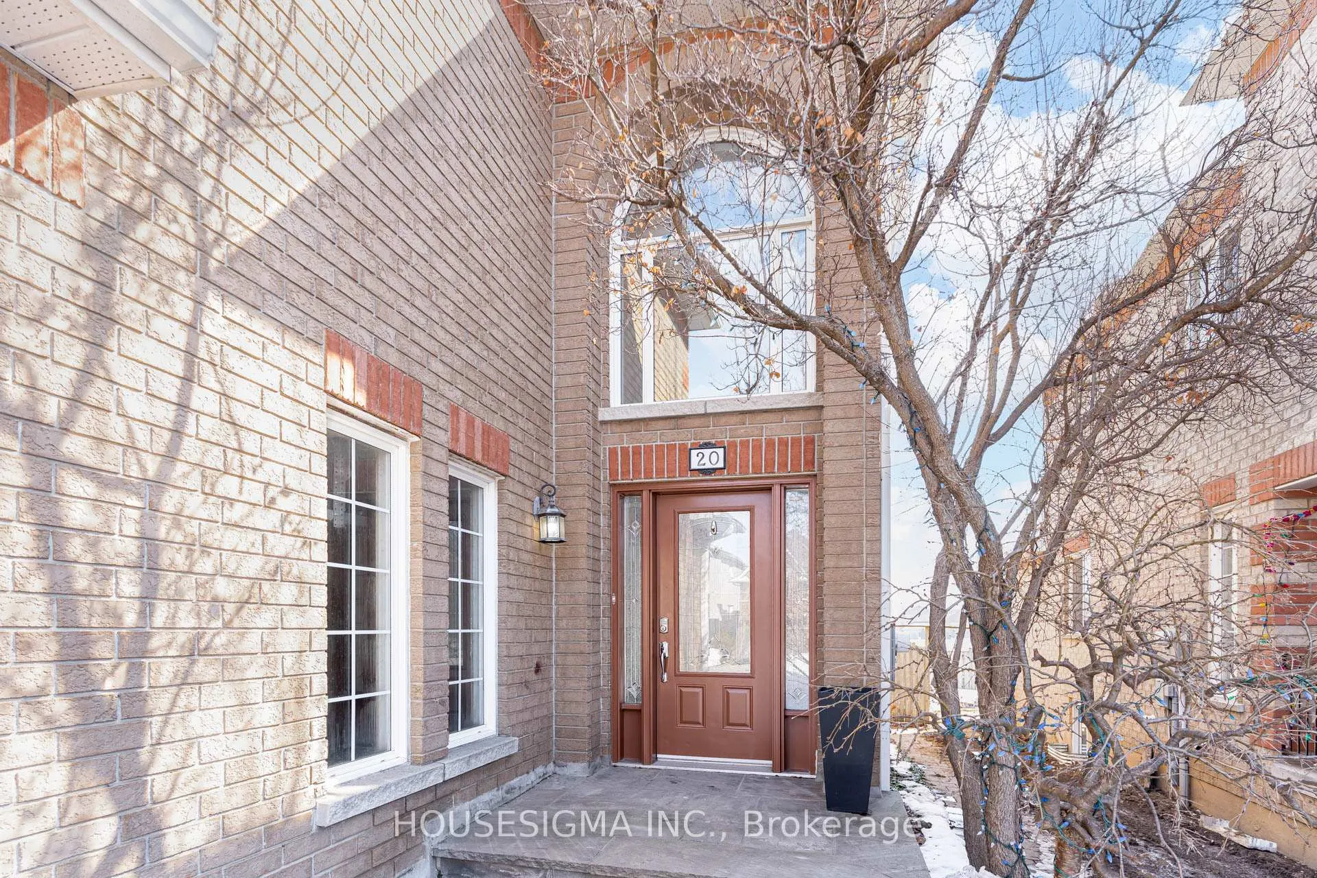 Photo 2 of 20 Sweet Briar Lane, Brampton, Snelgrove — HOMEH