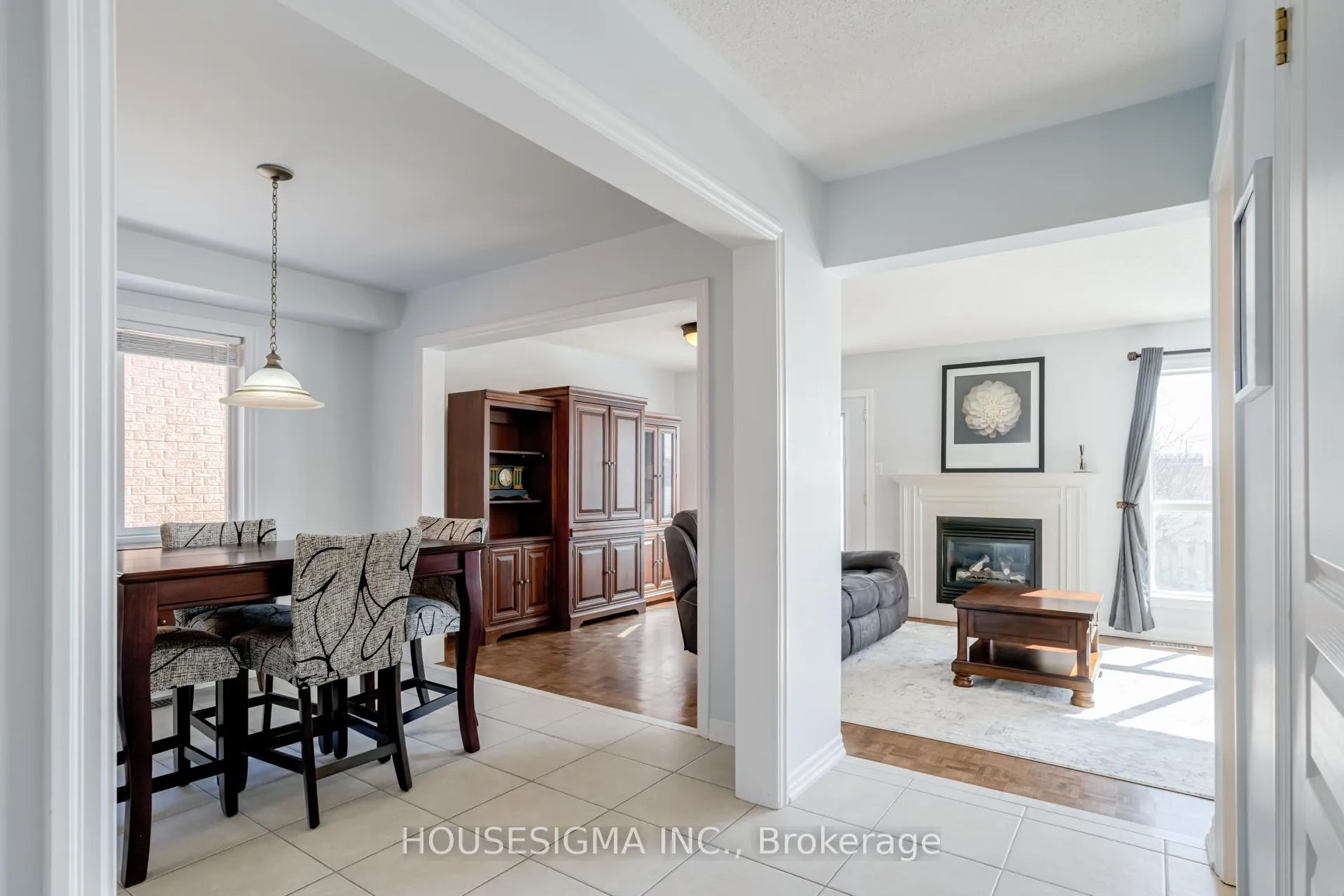 Photo 6 of 20 Sweet Briar Lane, Brampton, Snelgrove — HOMEH