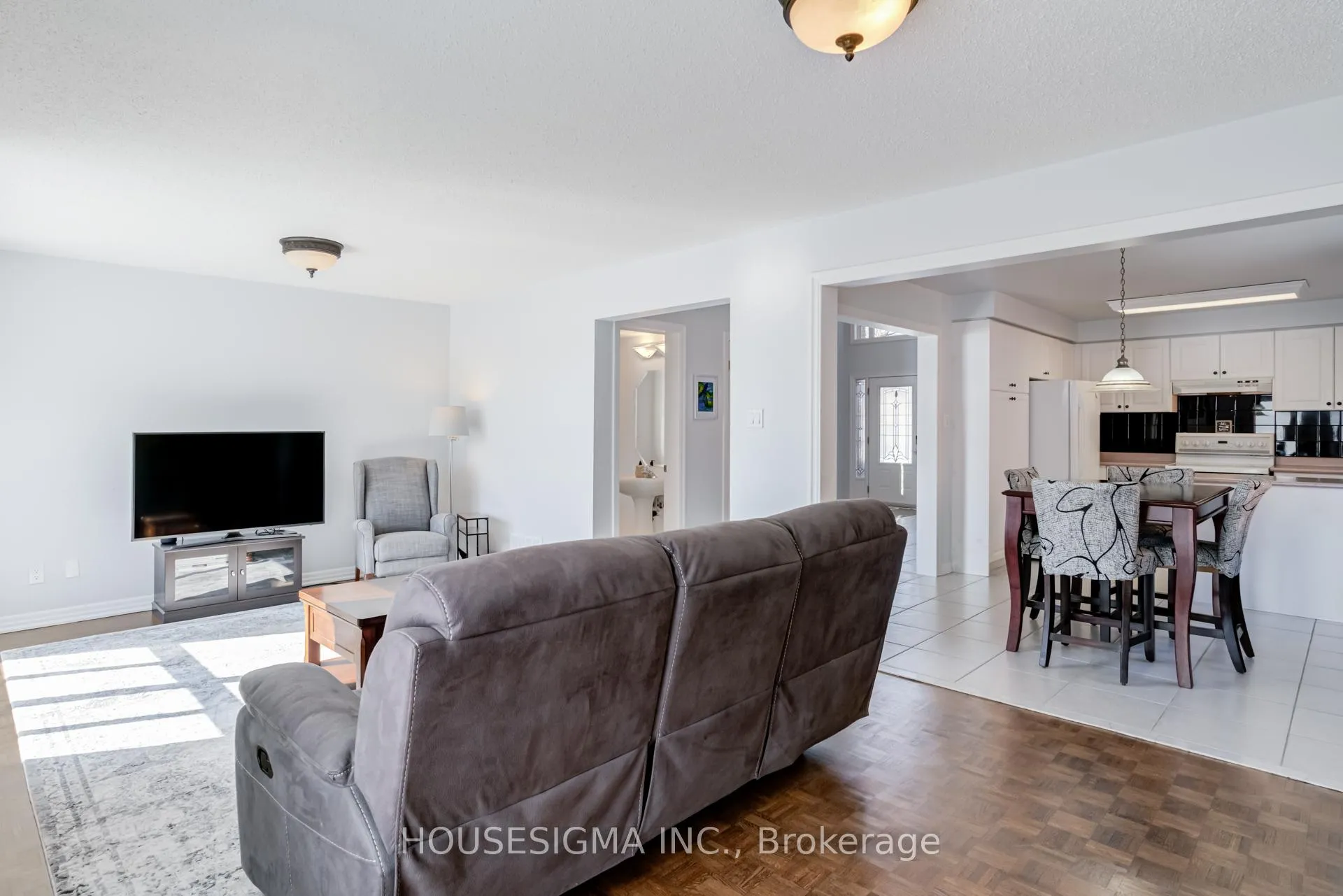 Photo 9 of 20 Sweet Briar Lane, Brampton, Snelgrove — HOMEH