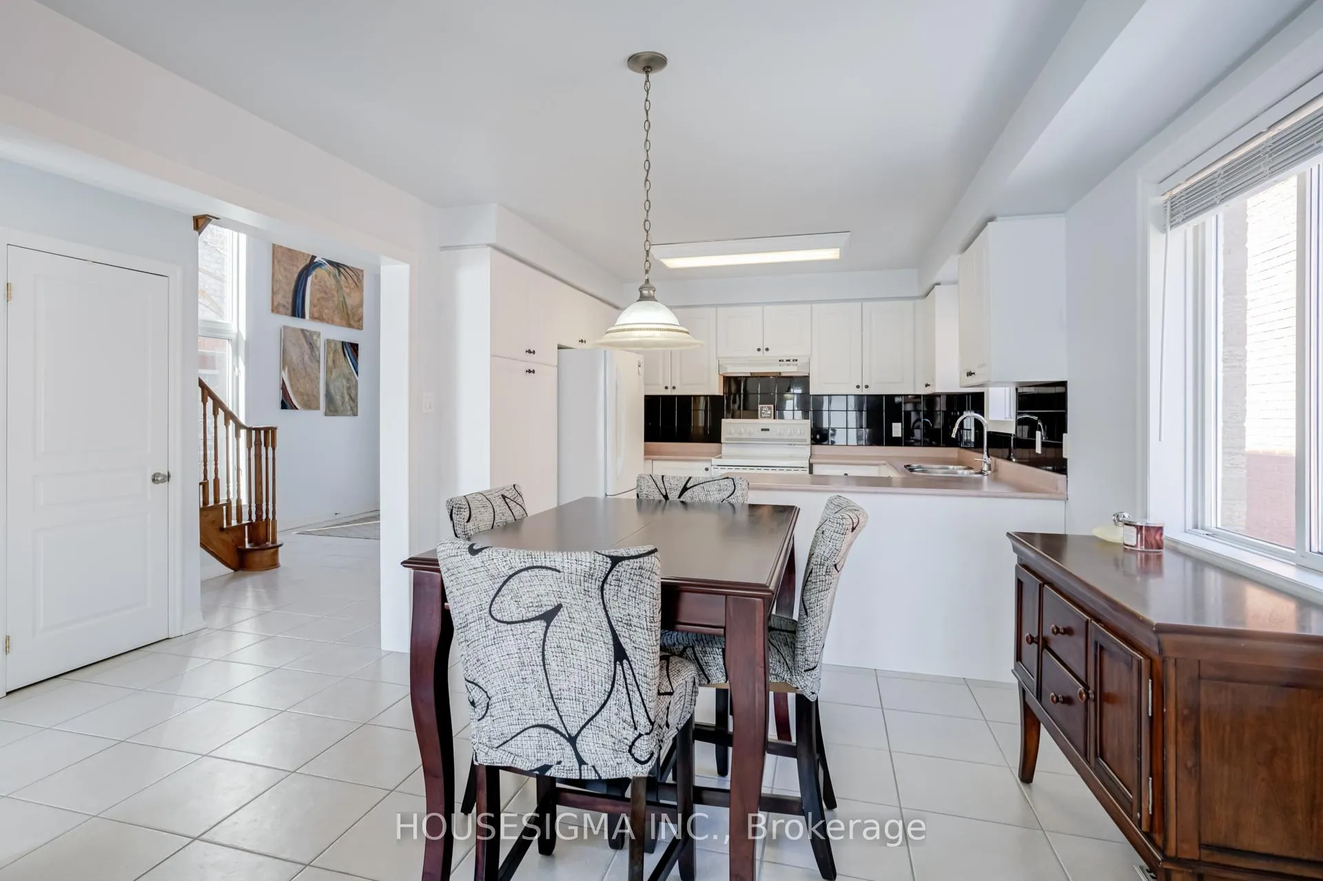 Photo 12 of 20 Sweet Briar Lane, Brampton, Snelgrove — HOMEH