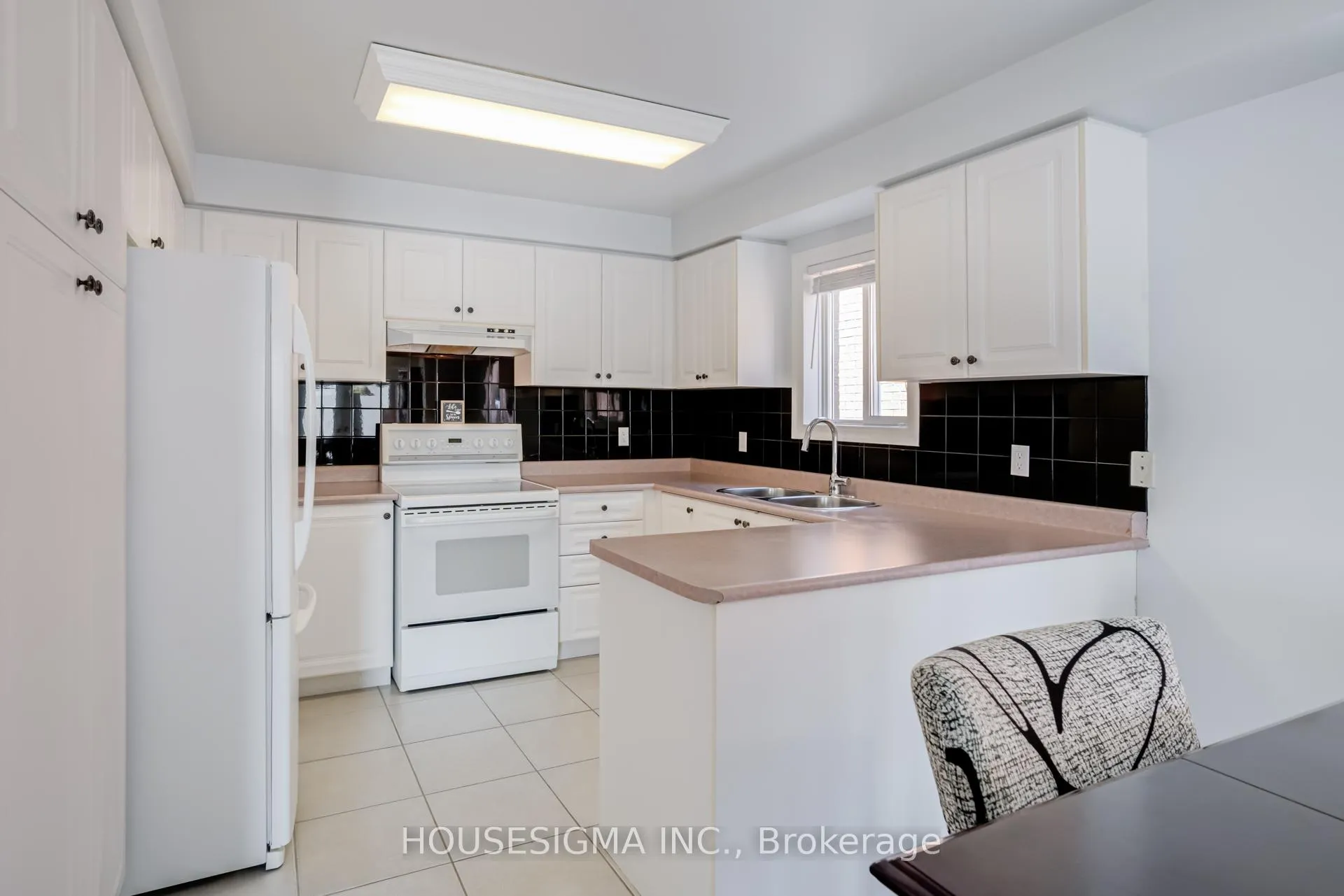 Photo 13 of 20 Sweet Briar Lane, Brampton, Snelgrove — HOMEH